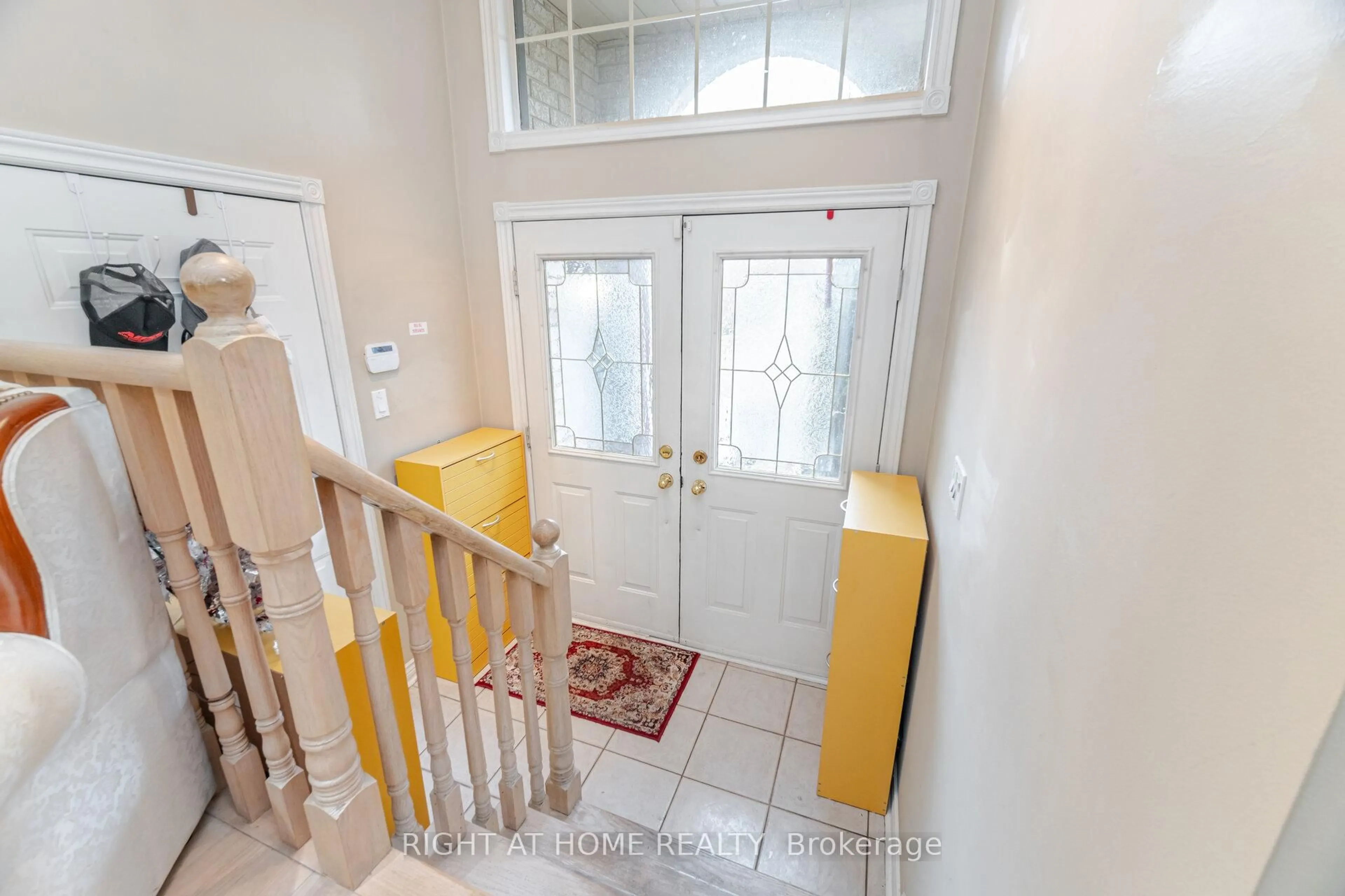 Indoor entryway for 257 Anthony Ave, Mississauga Ontario L4Z 3V4
