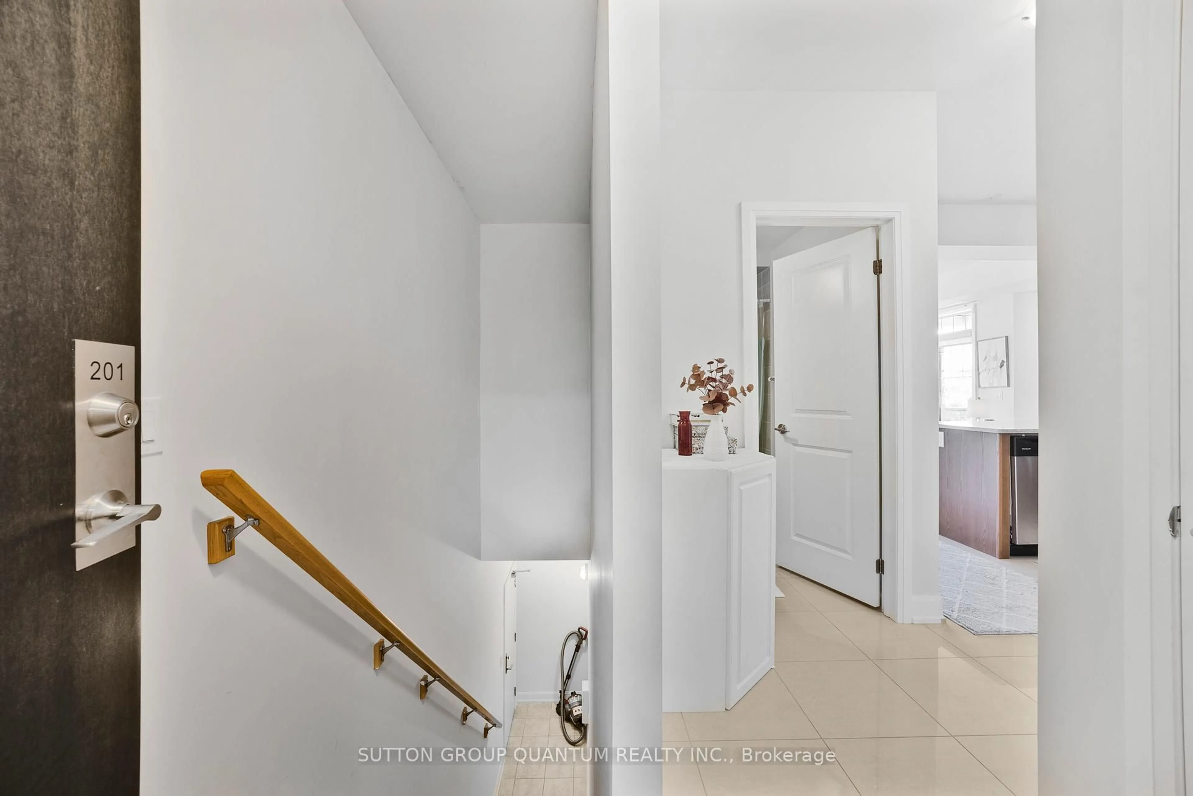 Unknown for 275 Roxton Rd #201, Oakville Ontario L6H 7K3
