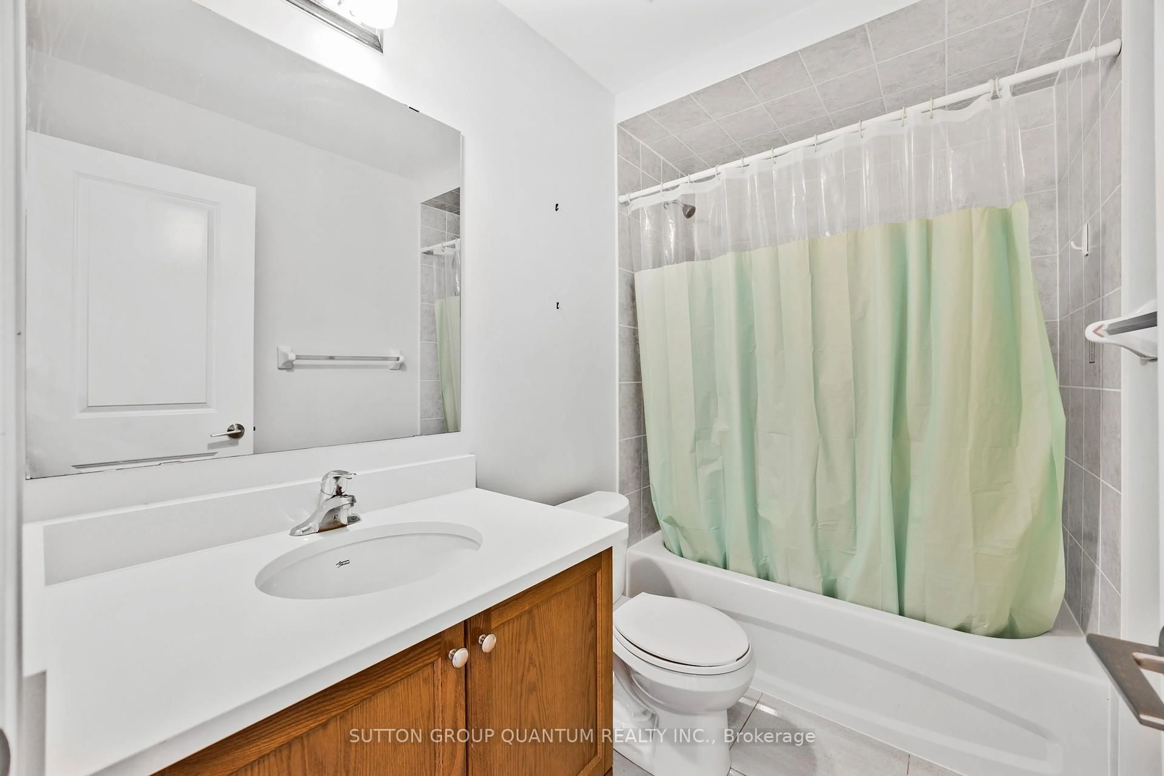 Standard bathroom, unknown for 275 Roxton Rd #201, Oakville Ontario L6H 7K3