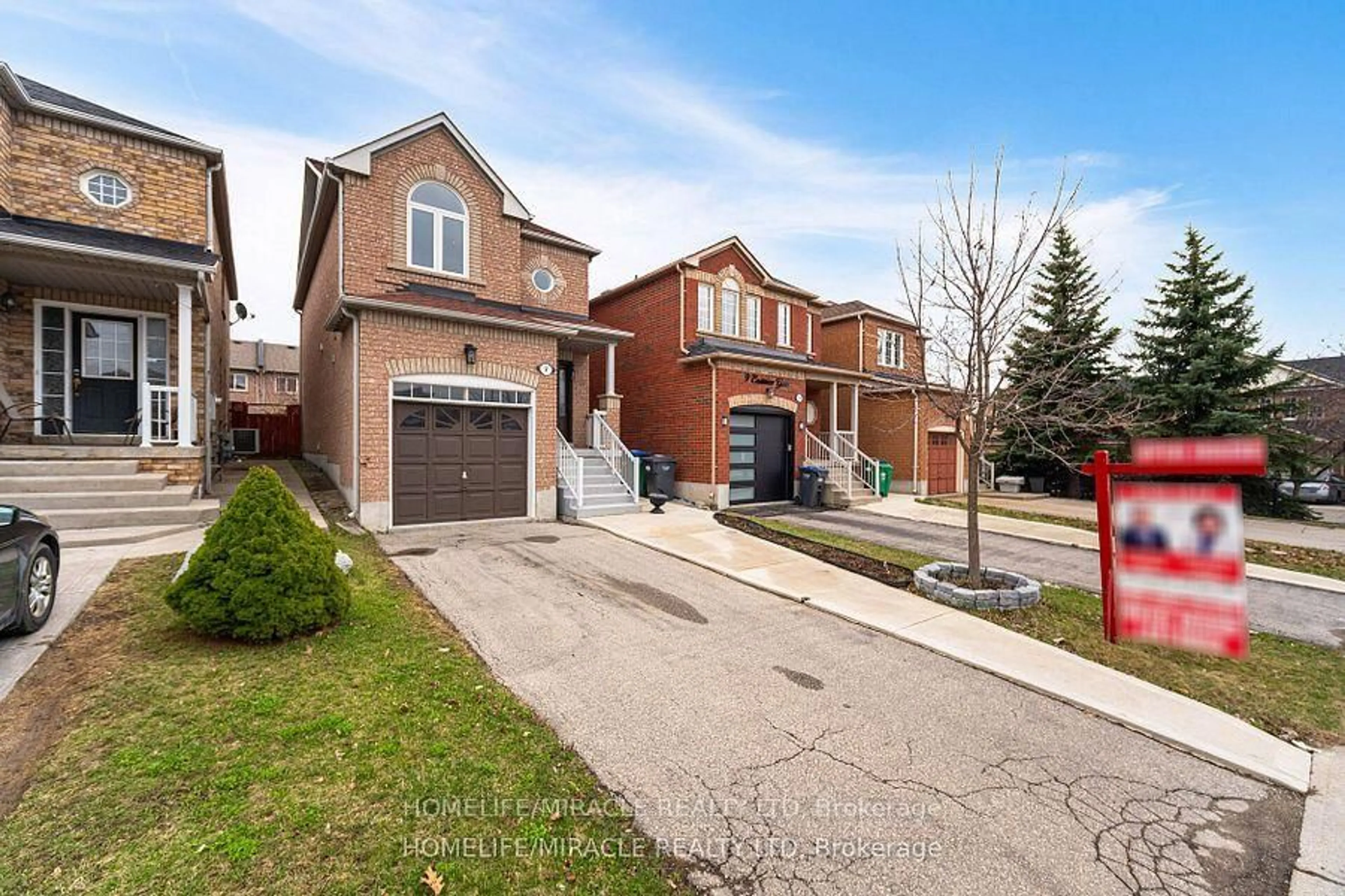 Home with brick exterior material, street for 7 Eastview Gate, Brampton Ontario L6P 1M6