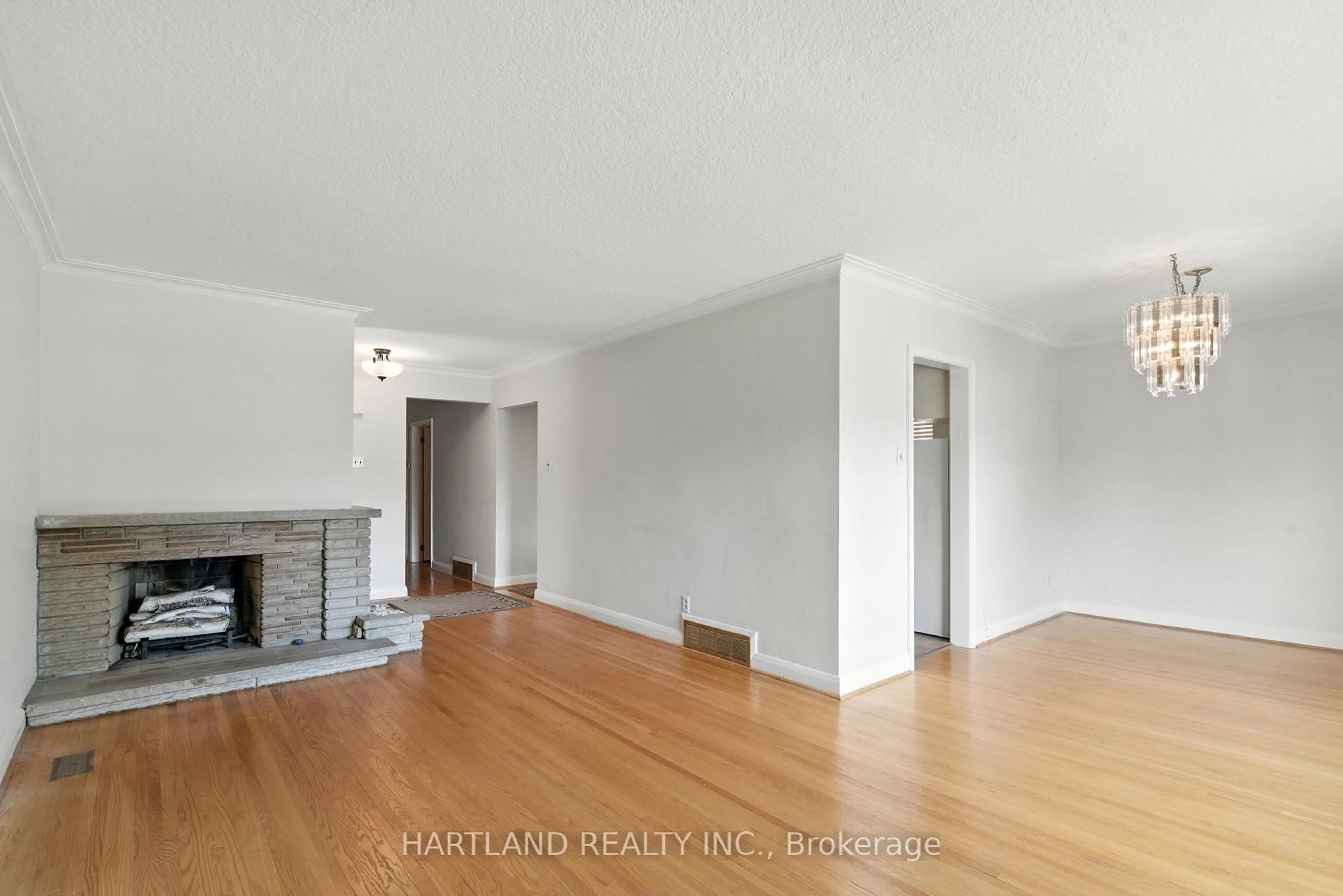 A pic of a room for 25 Rowse Cres, Toronto Ontario M6A 1R7