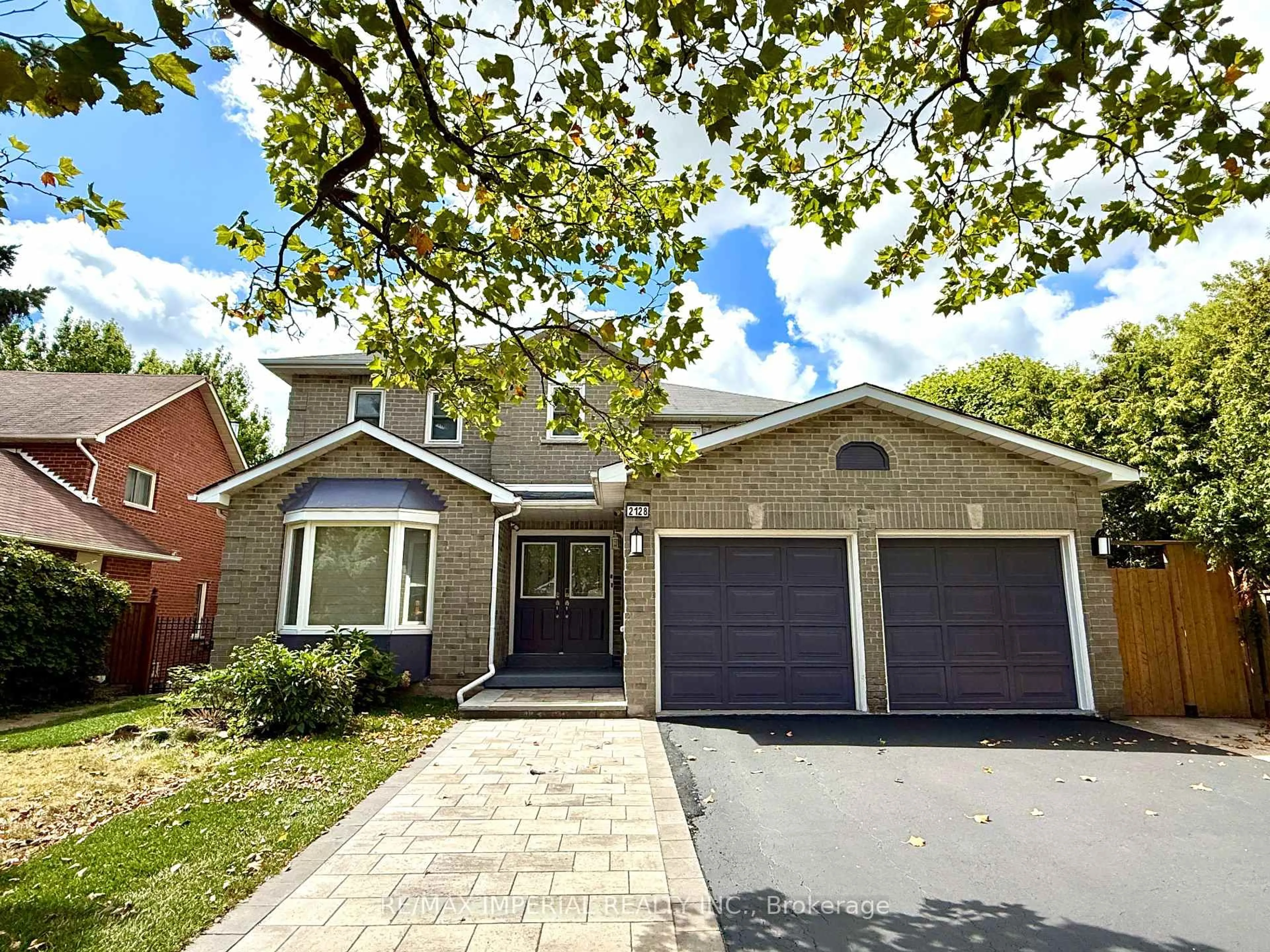 Home with brick exterior material, street for 2128 Mayflower Blvd, Oakville Ontario L6H 4E5