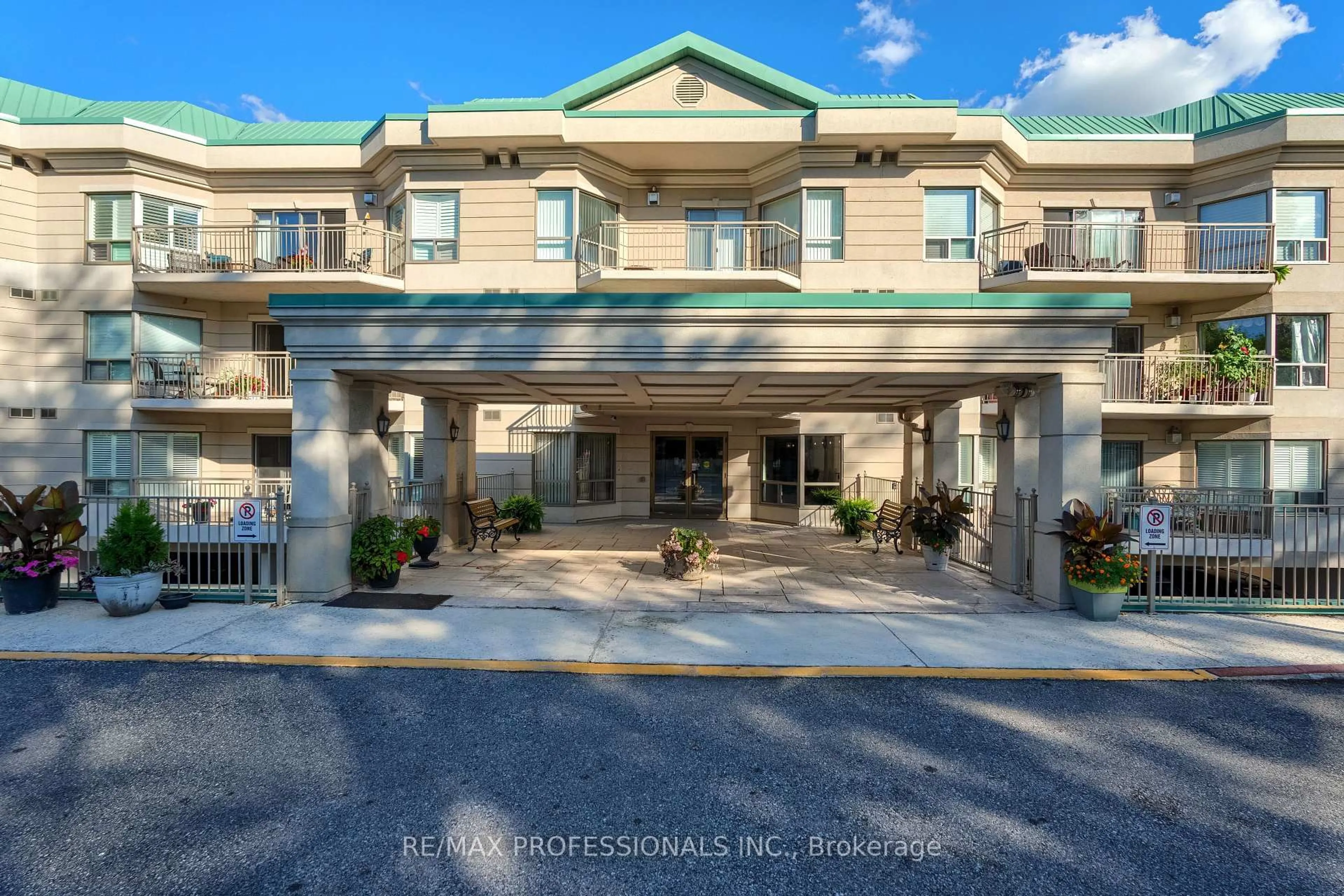 Unknown for 24 Chapel St #206, Halton Hills Ontario L7G 6A7
