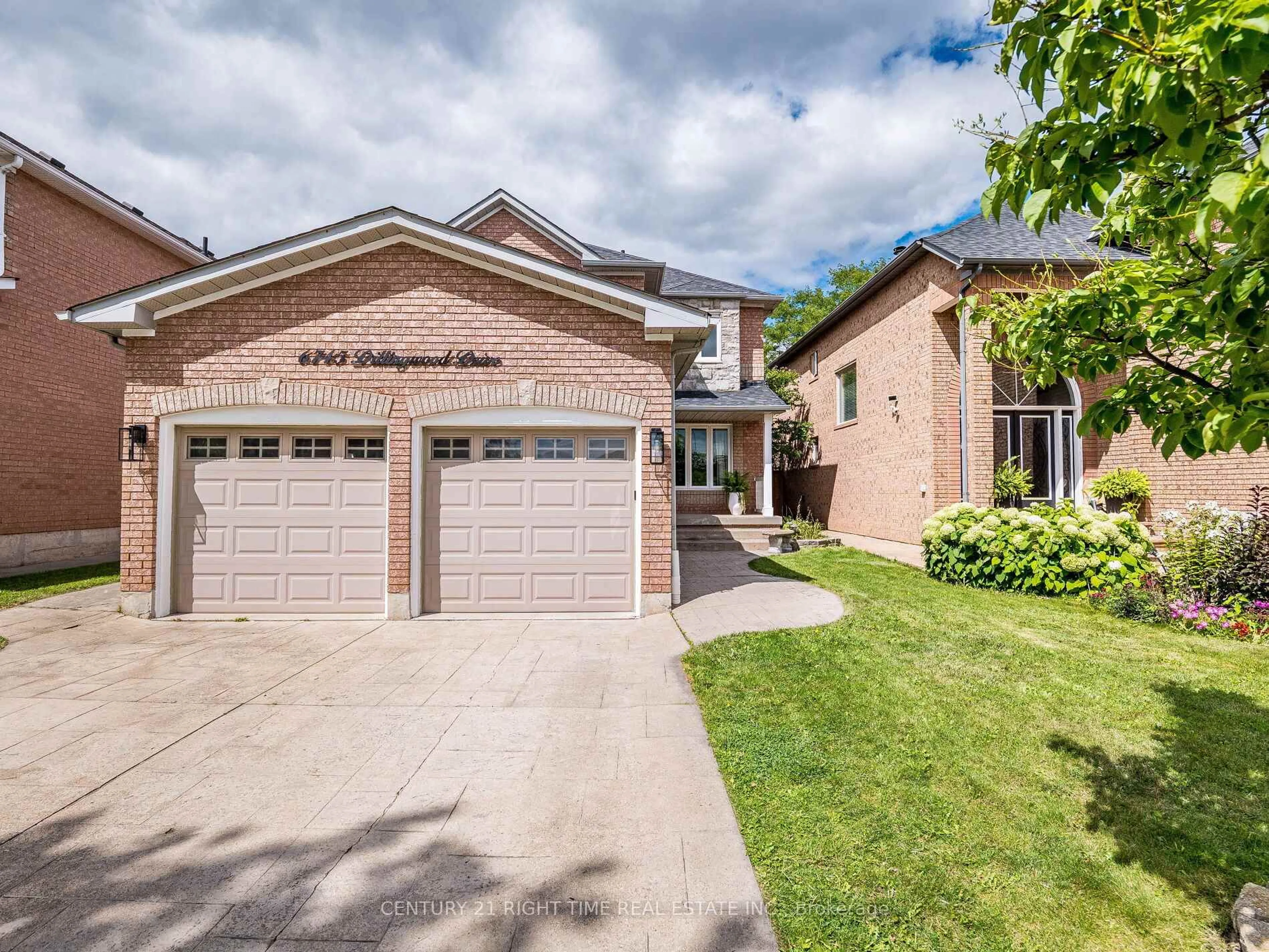 Home with brick exterior material, street for 6745 Dillingwood Drive Dr, Mississauga Ontario L5N 7A2