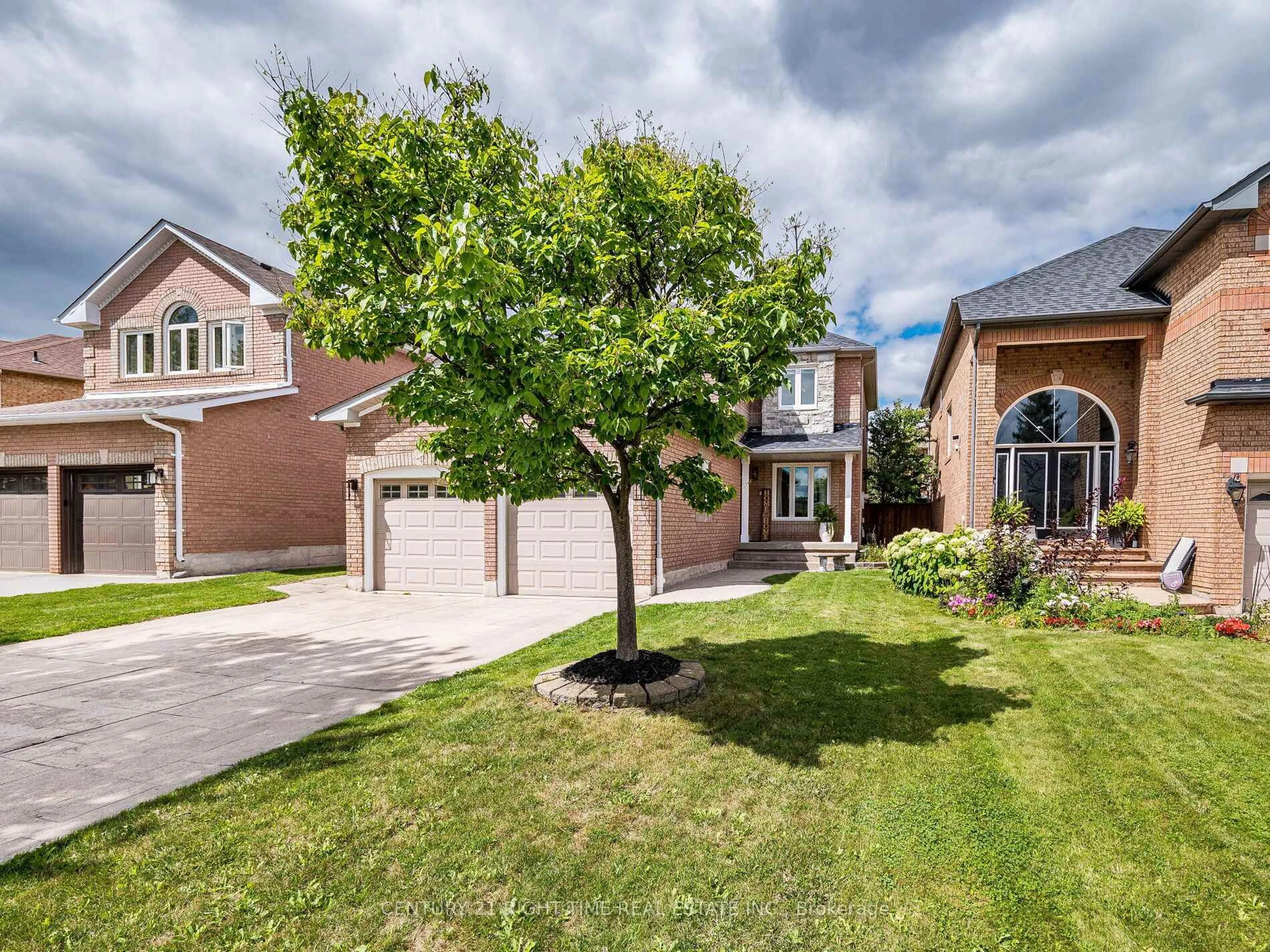 Home with brick exterior material, street for 6745 Dillingwood Drive Dr, Mississauga Ontario L5N 7A2