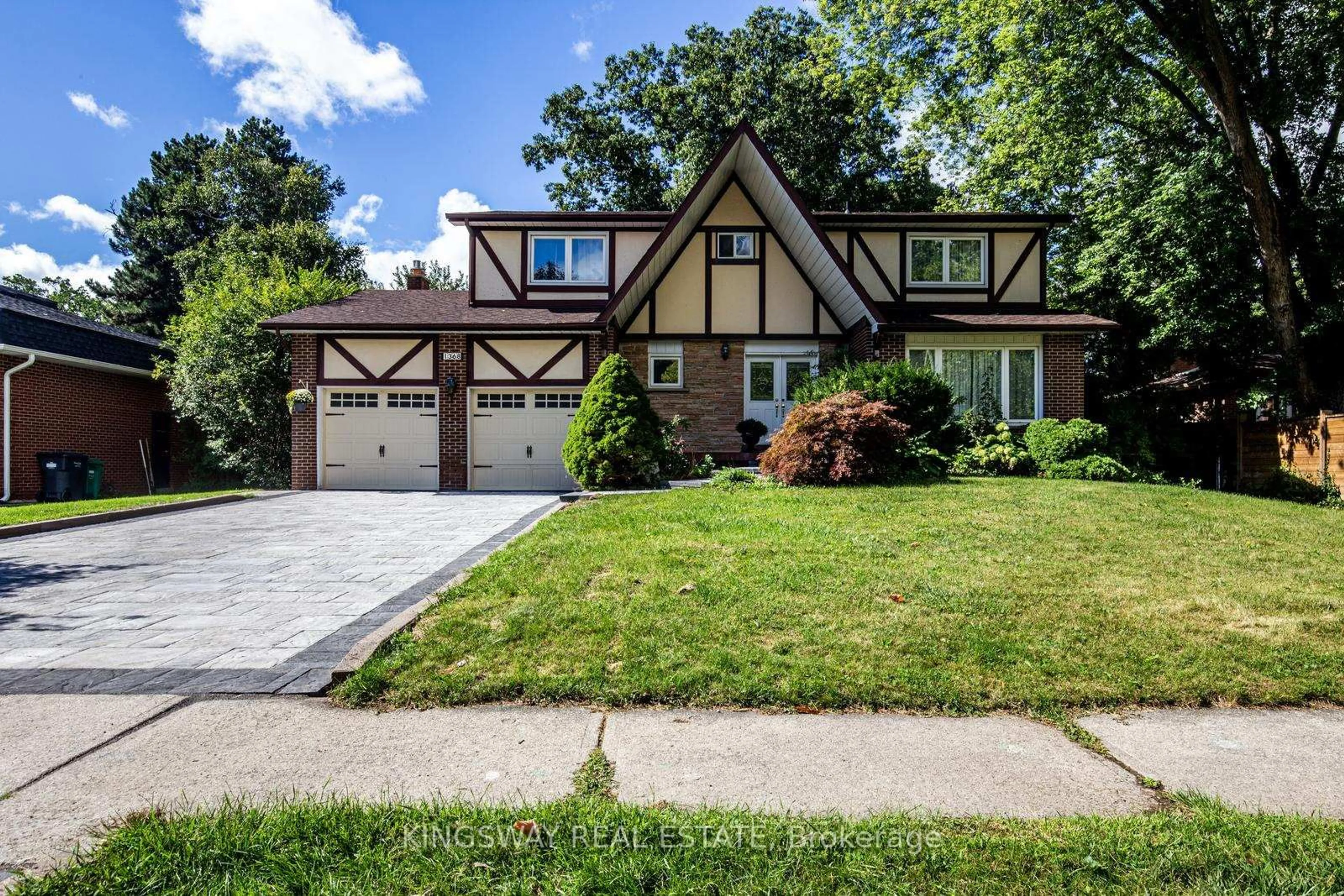 Home with brick exterior material, street for 1368 Bunsden Ave, Mississauga Ontario L5H 3T9