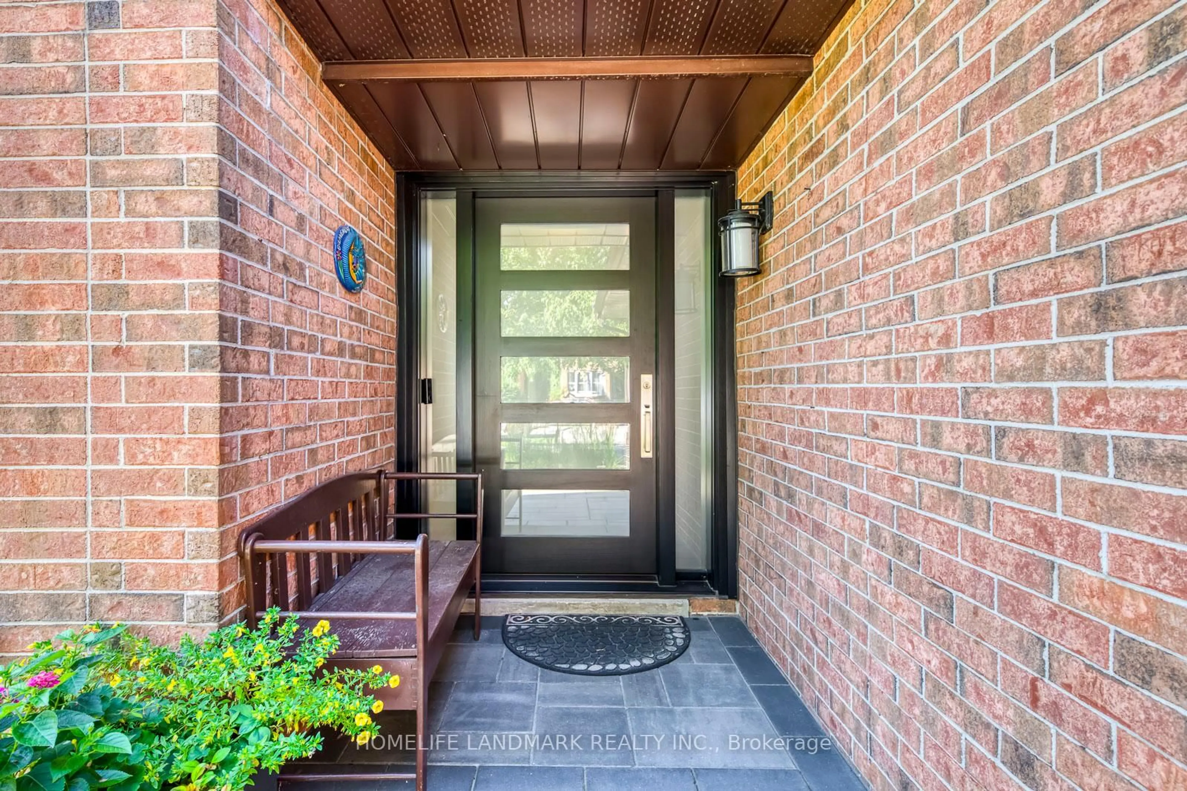 Indoor entryway for 1076 Montrose Abbey Dr, Oakville Ontario L6M 1E7