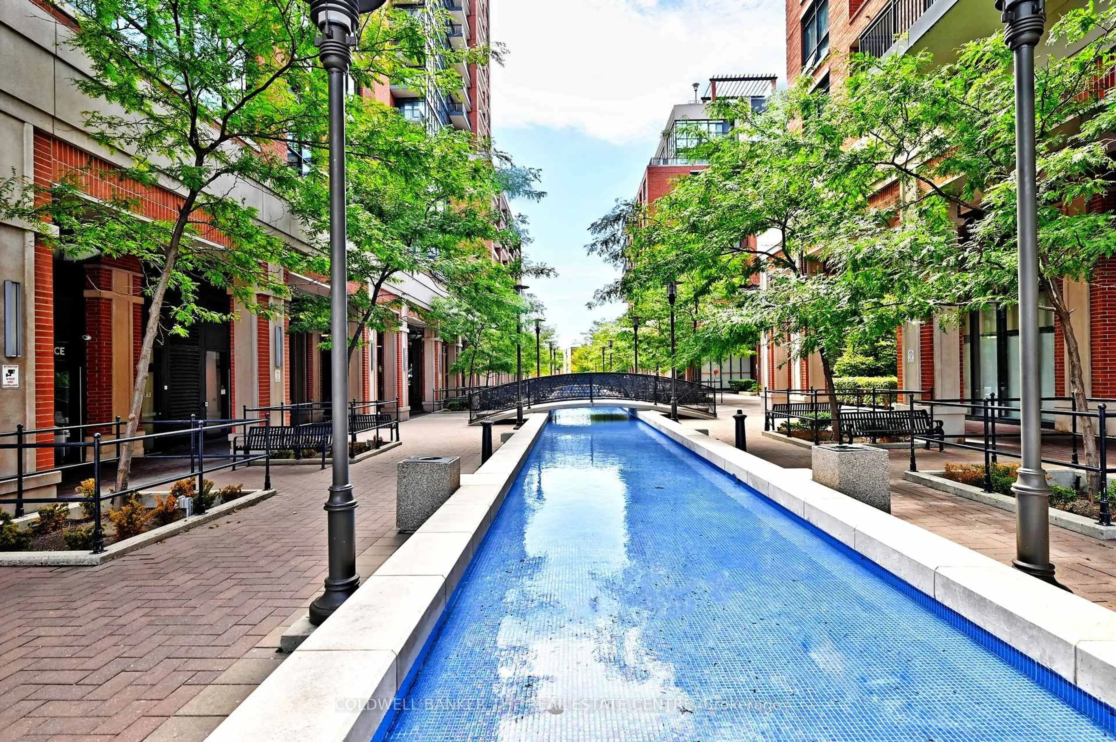 Pool for 36 Via Bagnato Ave #825, Toronto Ontario M6N 0B7