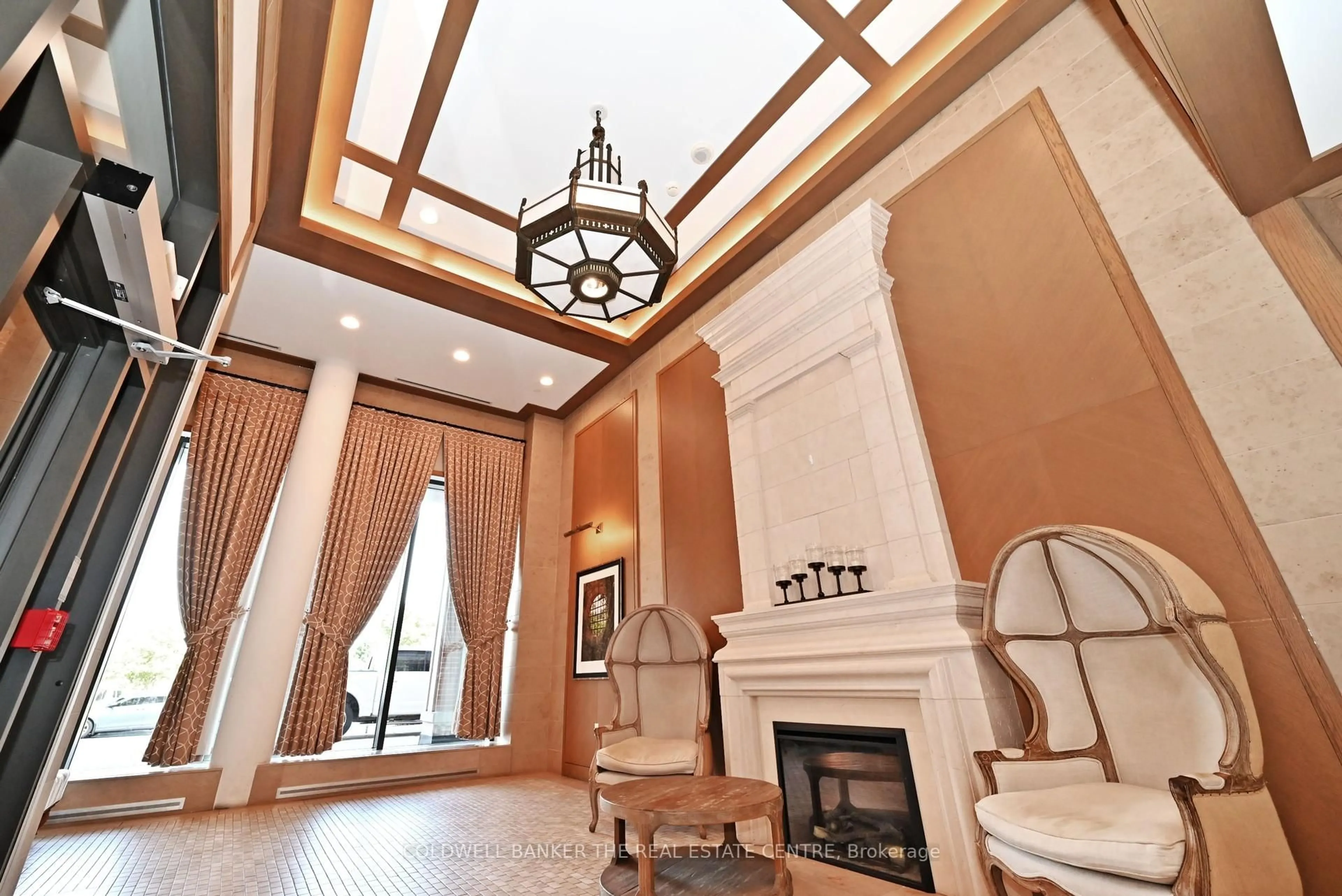 Indoor foyer for 36 Via Bagnato Ave #825, Toronto Ontario M6N 0B7