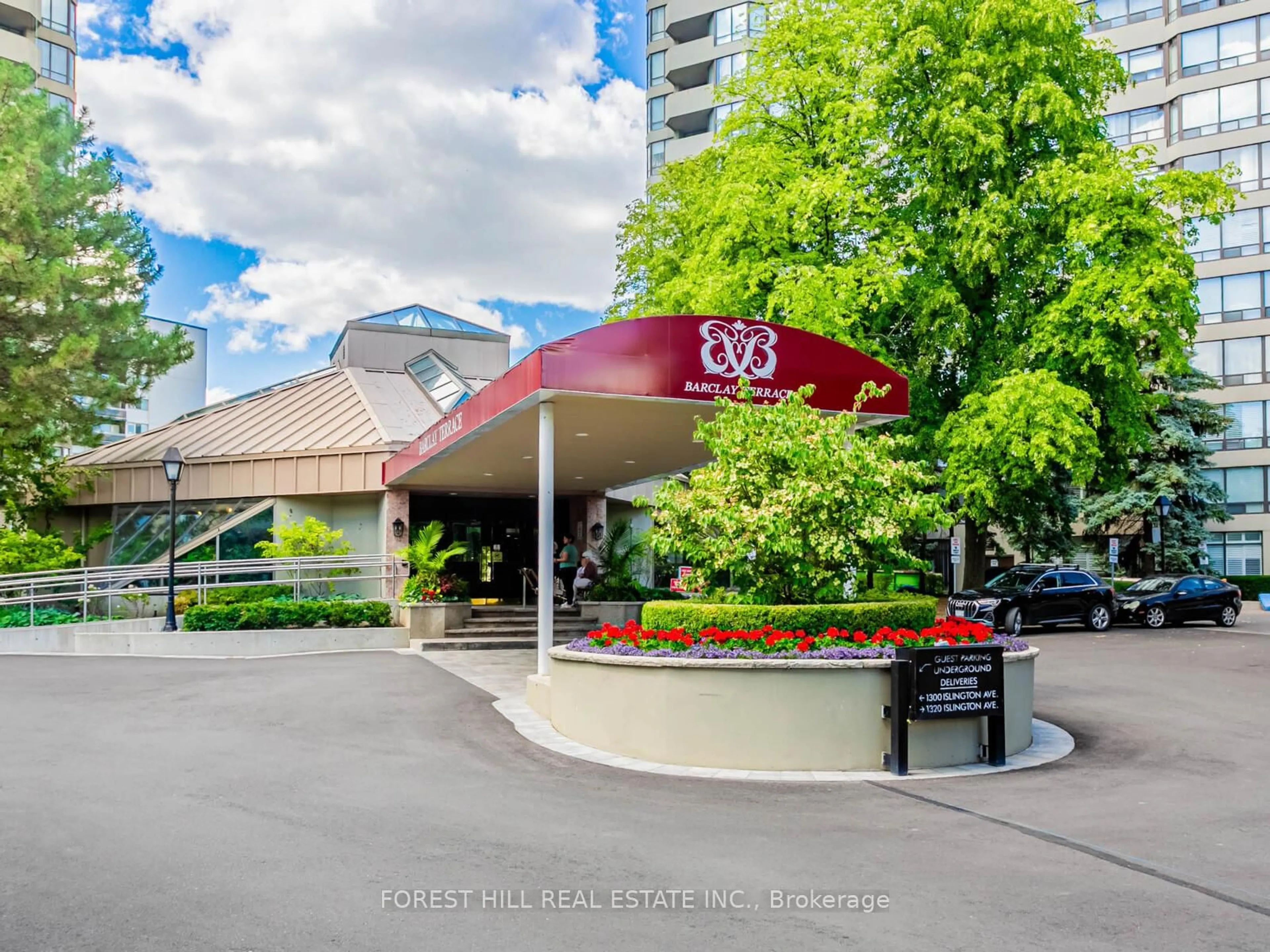 Indoor foyer for 1300 Islington Ave #1207, Toronto Ontario M9A 5C4
