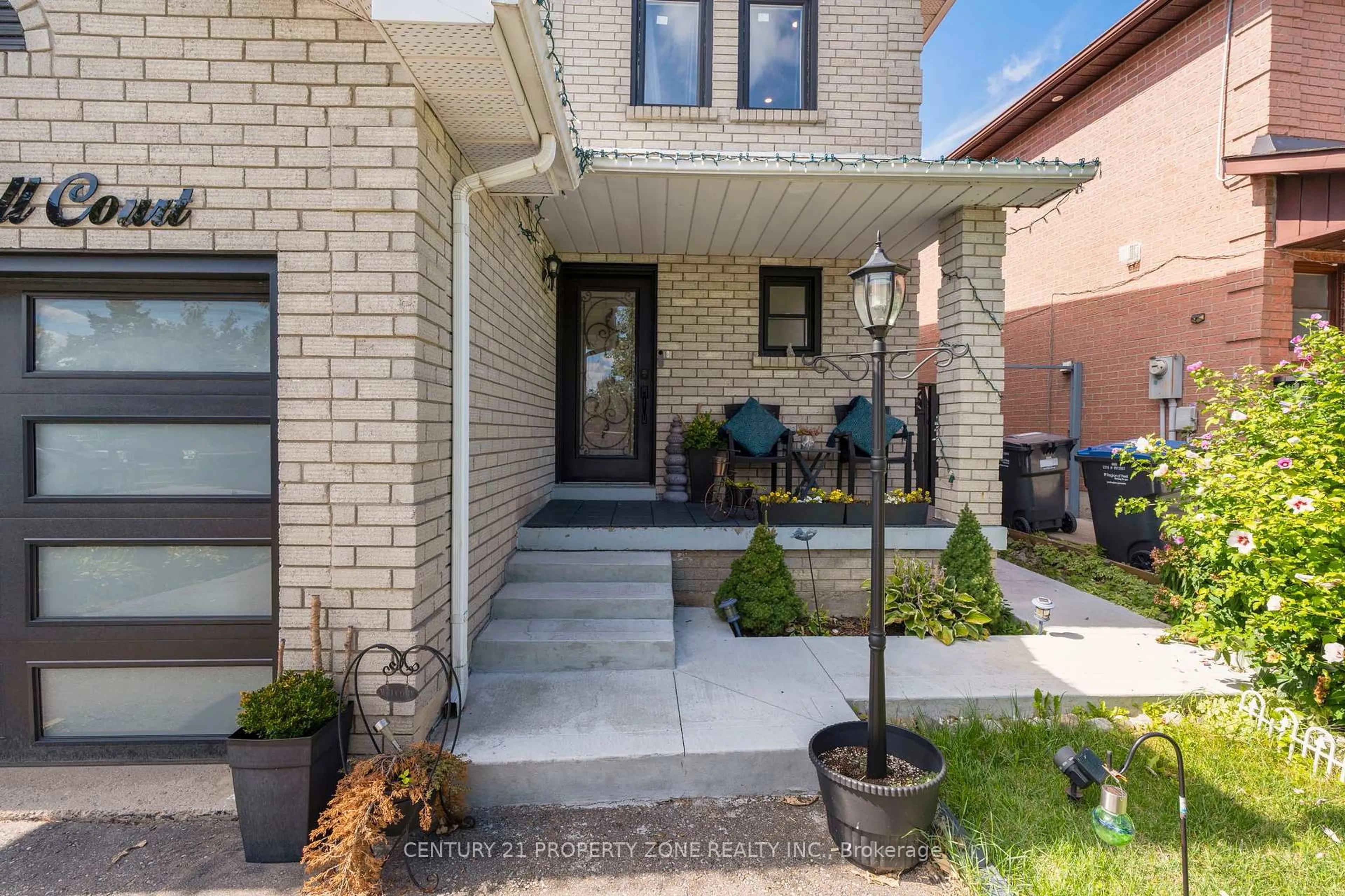 Home with brick exterior material, street for 38 Rodwell Crt, Brampton Ontario L6Y 4G7