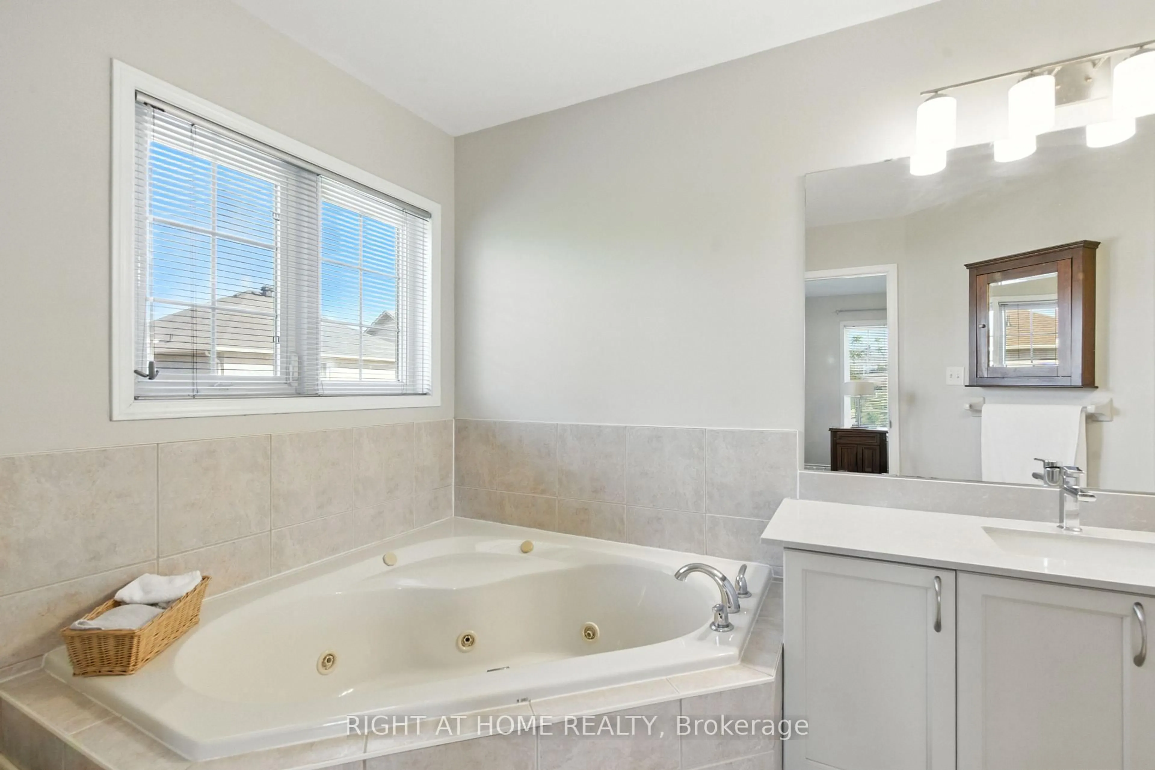 Contemporary bathroom, ceramic/tile floor for 1233 Lamont Cres, Milton Ontario L9T 6W5