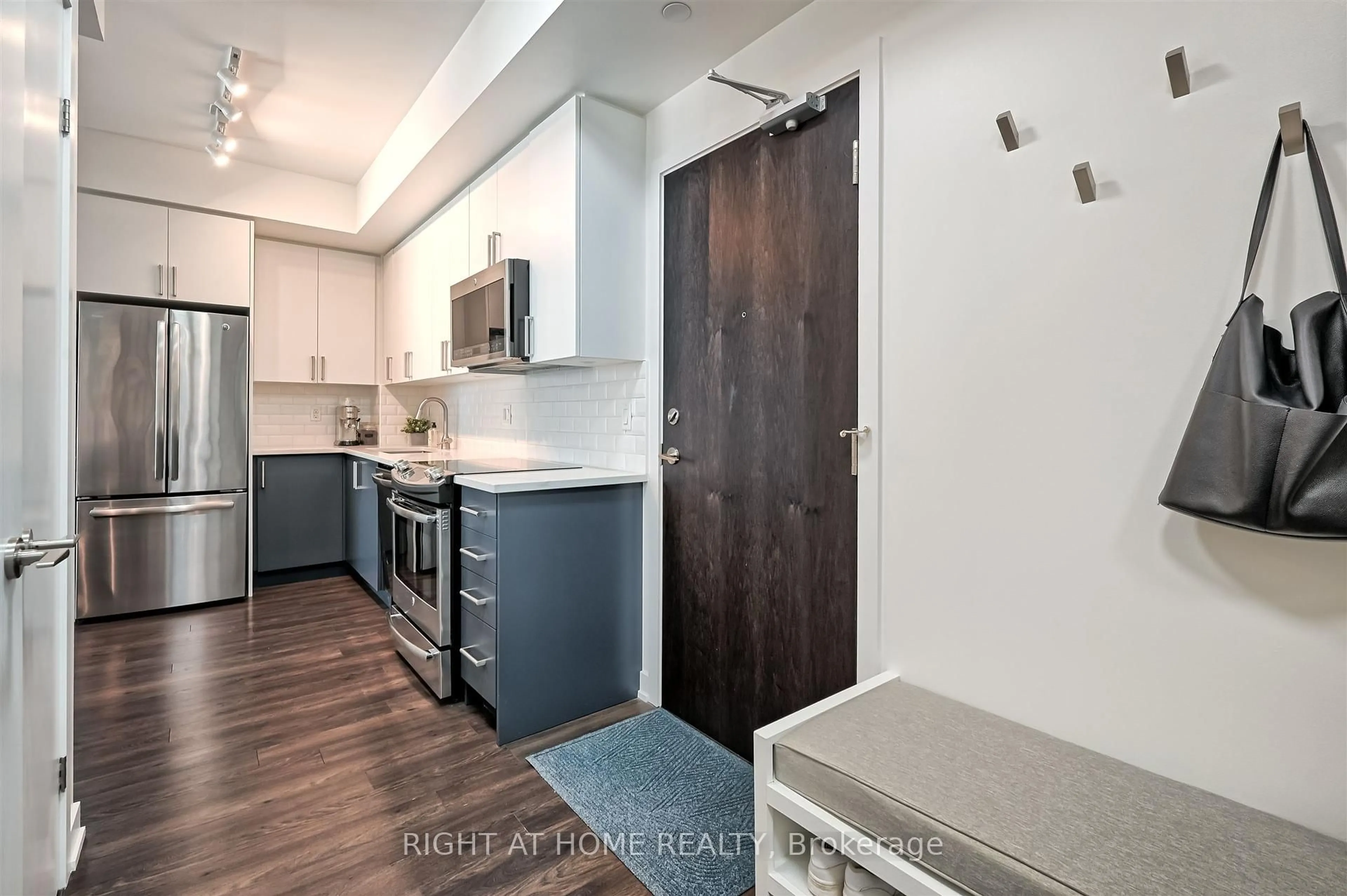 Unknown for 10 Park Lawn Rd #620, Toronto Ontario M8V 0H9