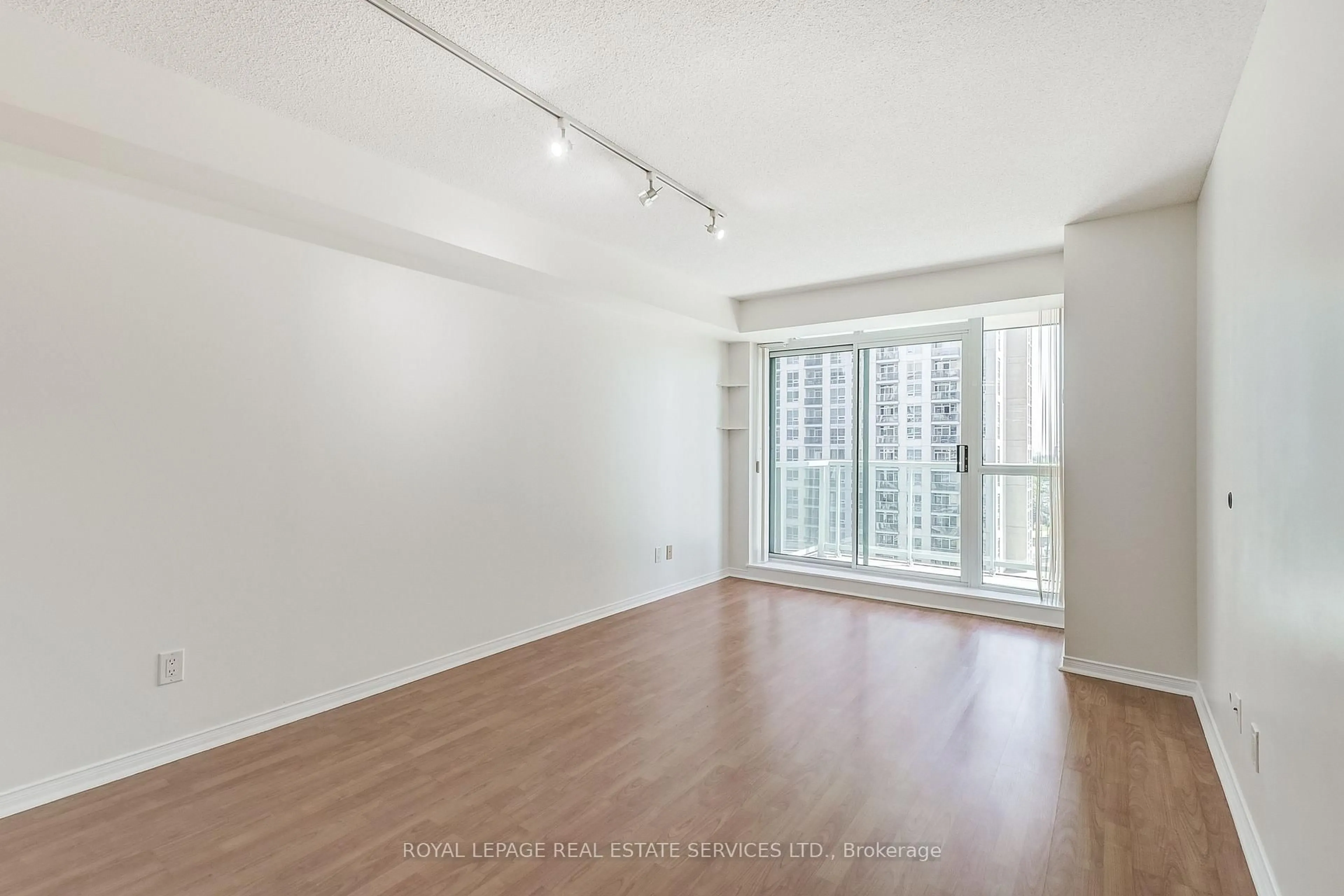 A pic of a room for 9 Michael Power Pl #1005, Toronto Ontario M9A 0A5