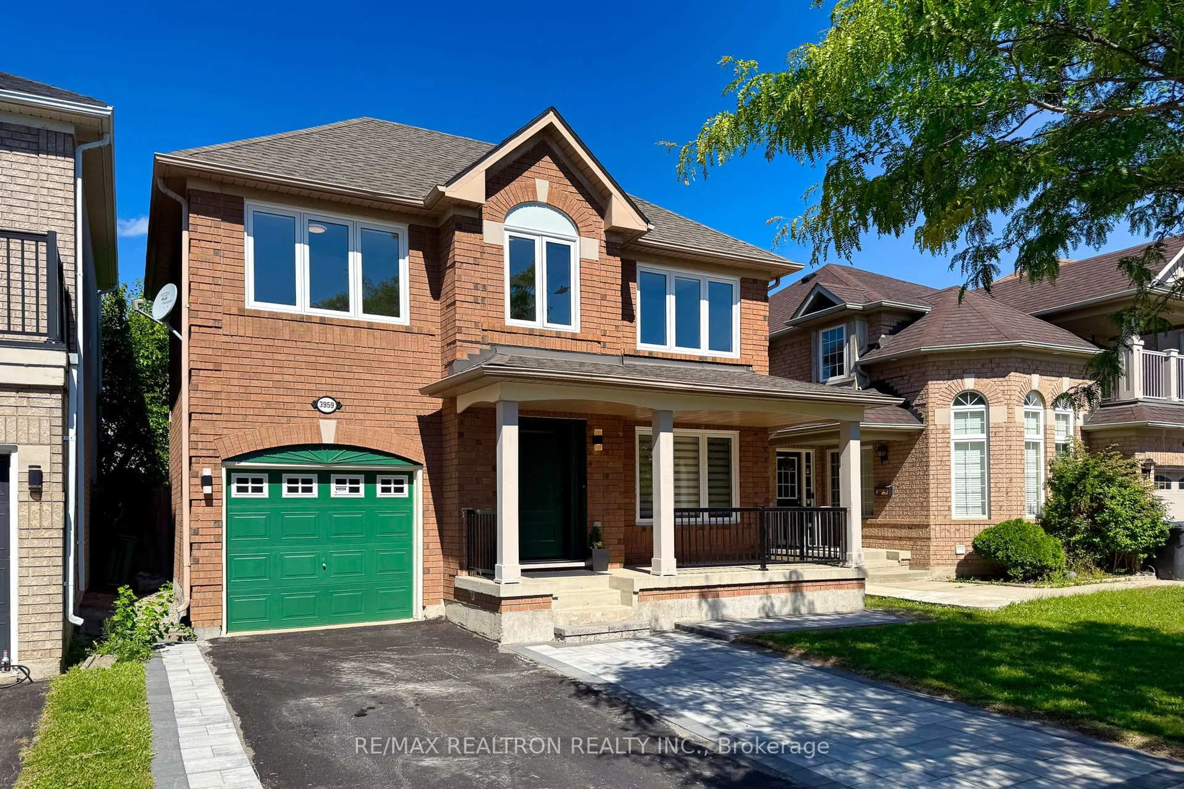 Home with brick exterior material, street for 3959 Deepwood Hts, Mississauga Ontario L5M 6L9