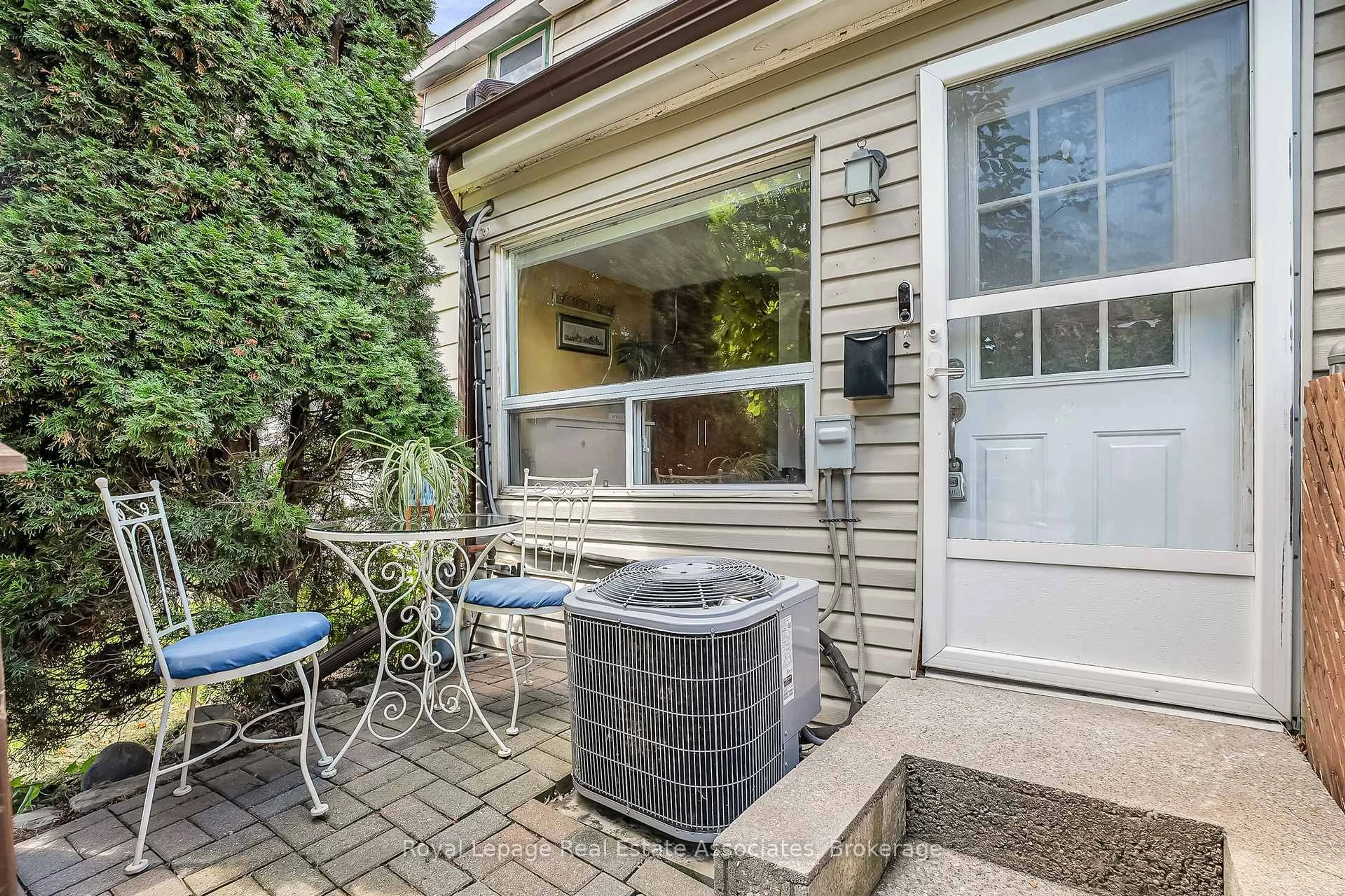 Patio, street for 240 Sixth St, Toronto Ontario M8V 3A7