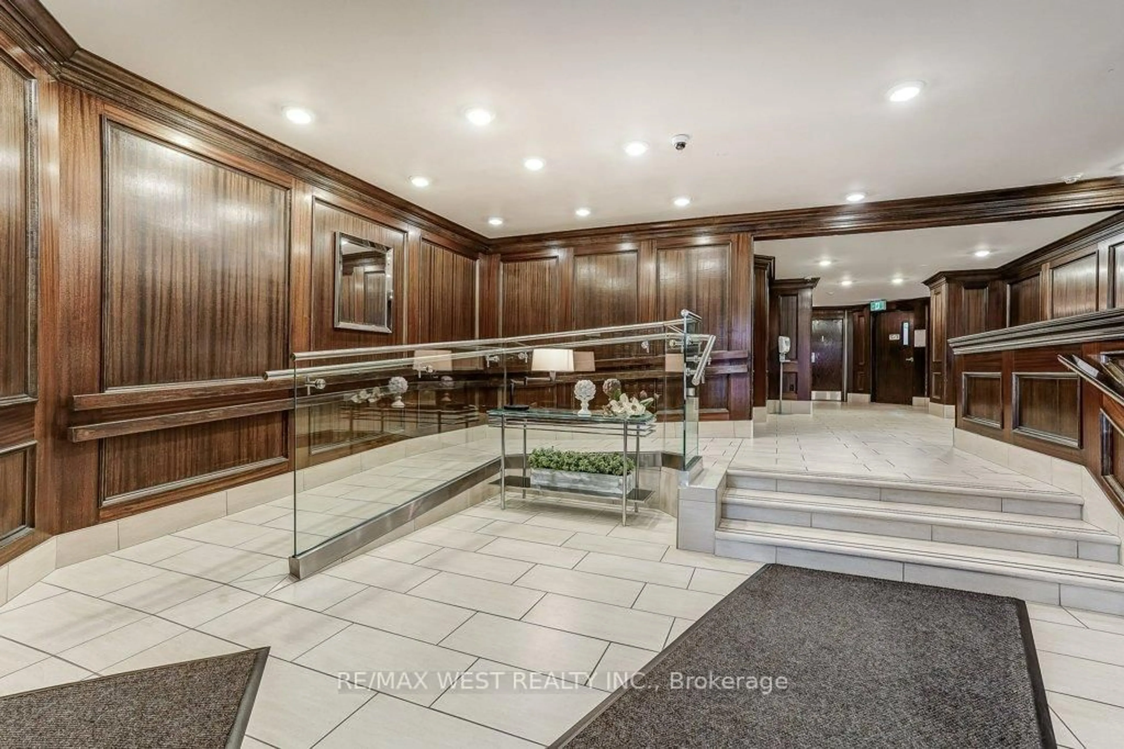 Lobby for 1237 North Shore Blvd #707, Burlington Ontario L7S 2H8