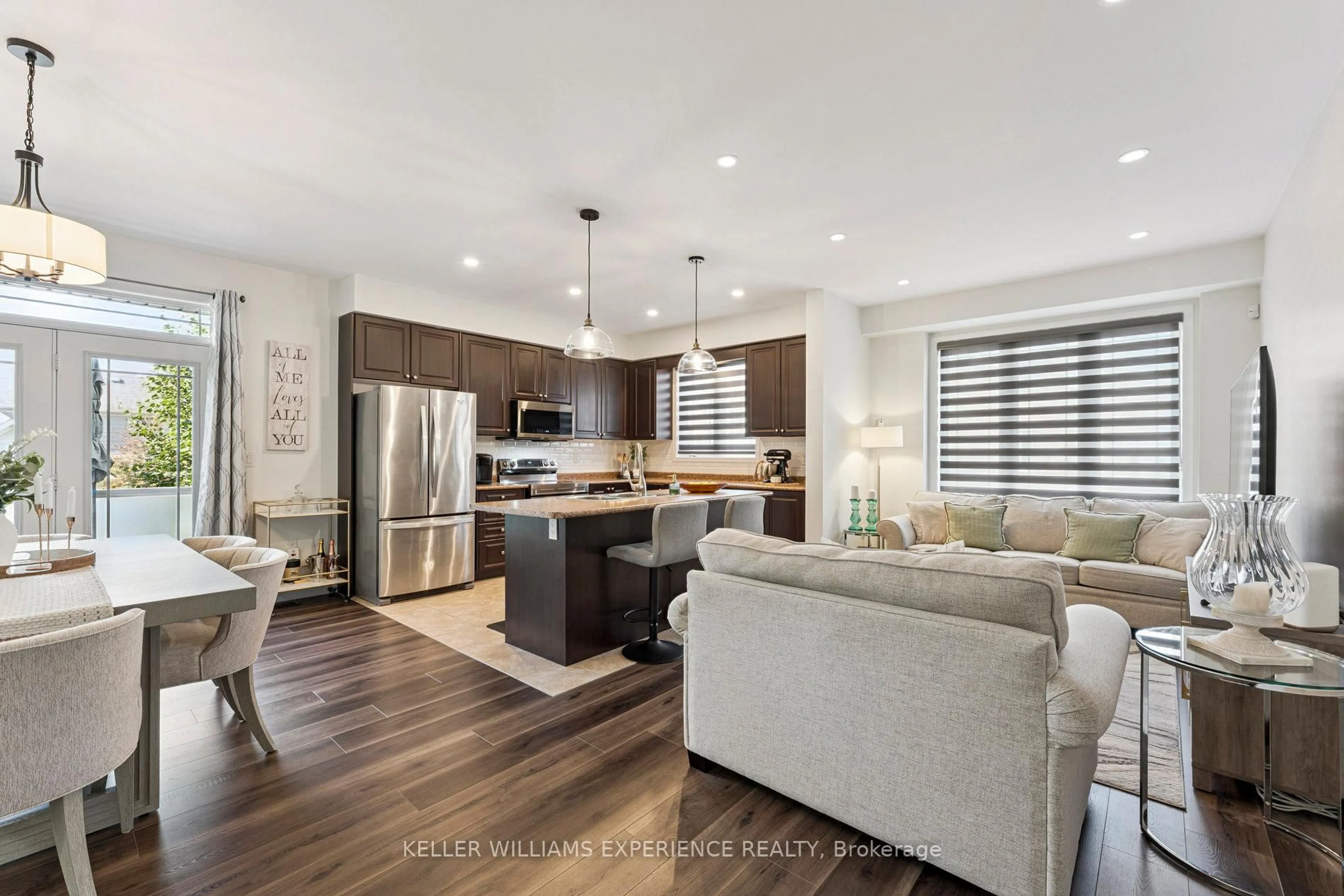 Open concept kitchen, unknown for 31 Alnwick Ave, Caledon Ontario L7C 3P6