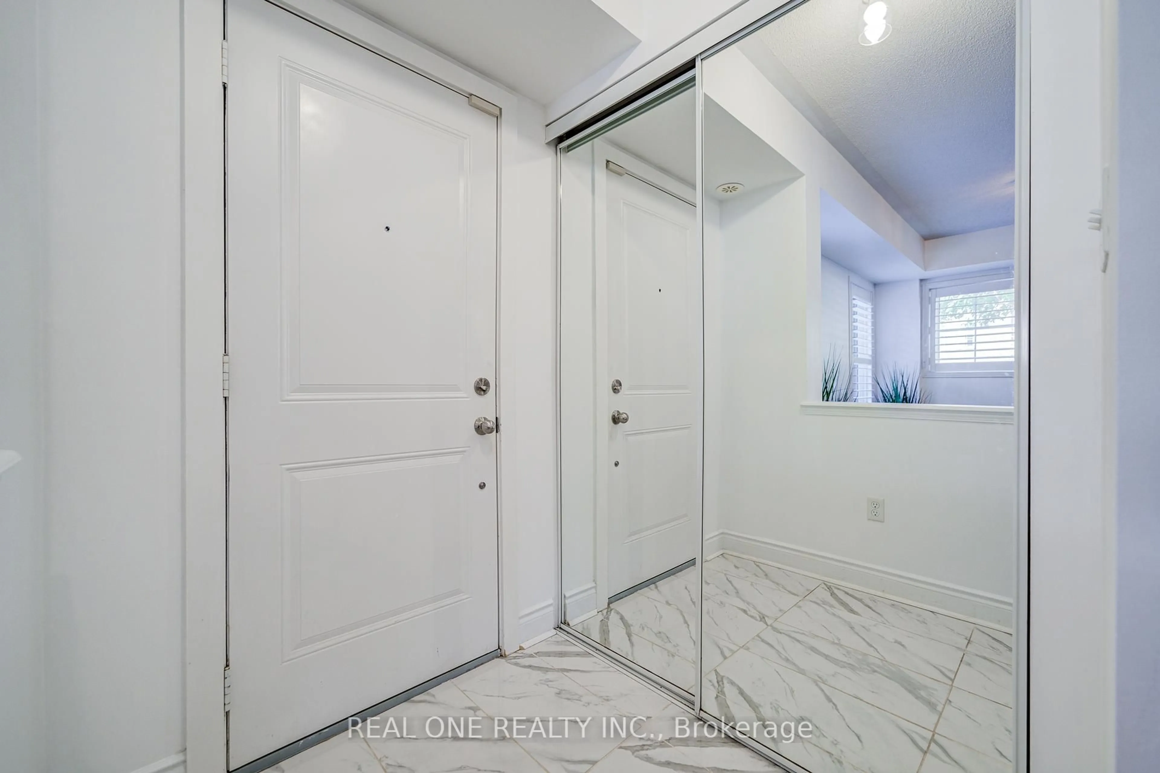 Unknown for 2480 Post Rd #29, Oakville Ontario L6H 0K1