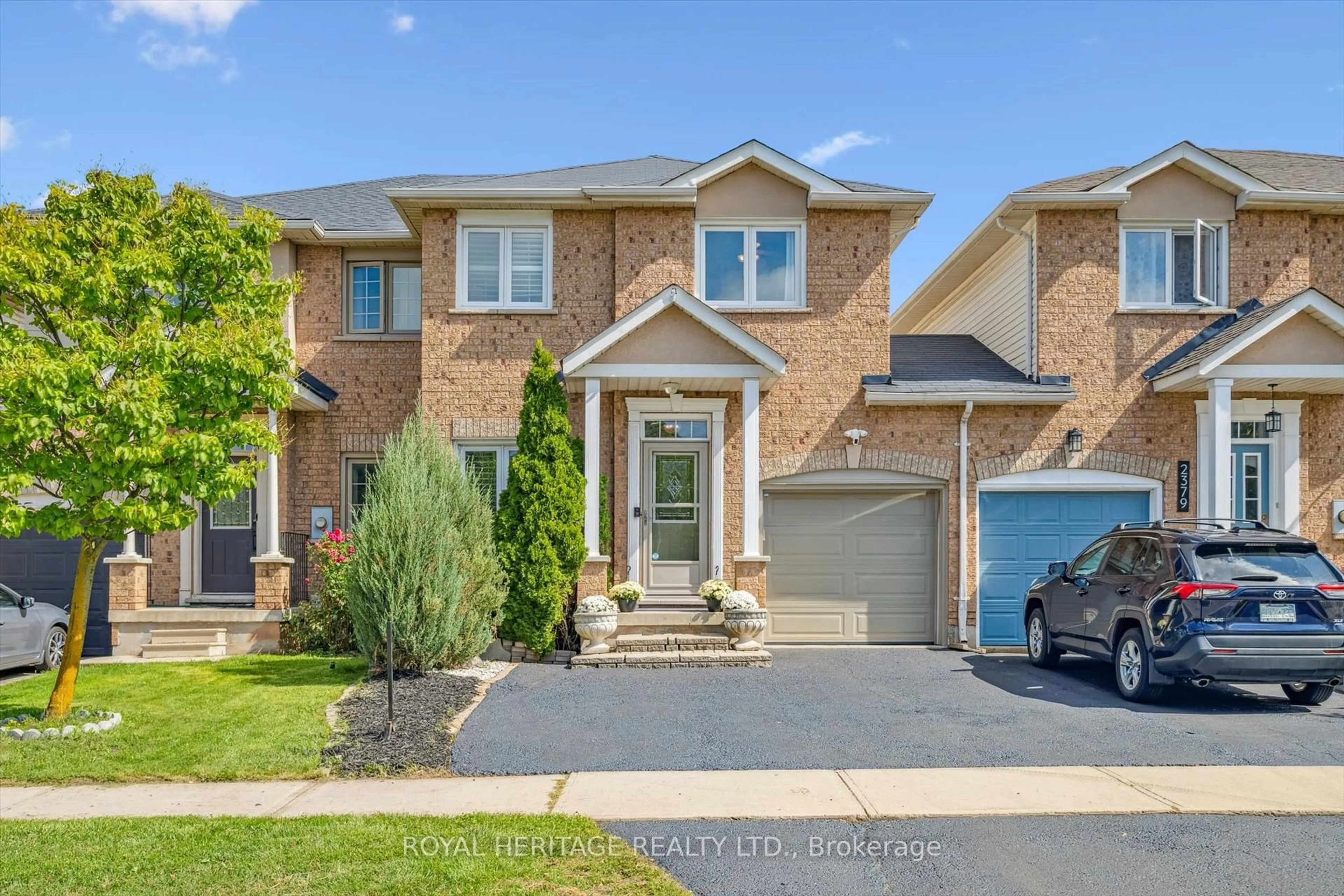 Home with brick exterior material, street for 2381 Dalebrook Dr, Oakville Ontario L6H 6K4