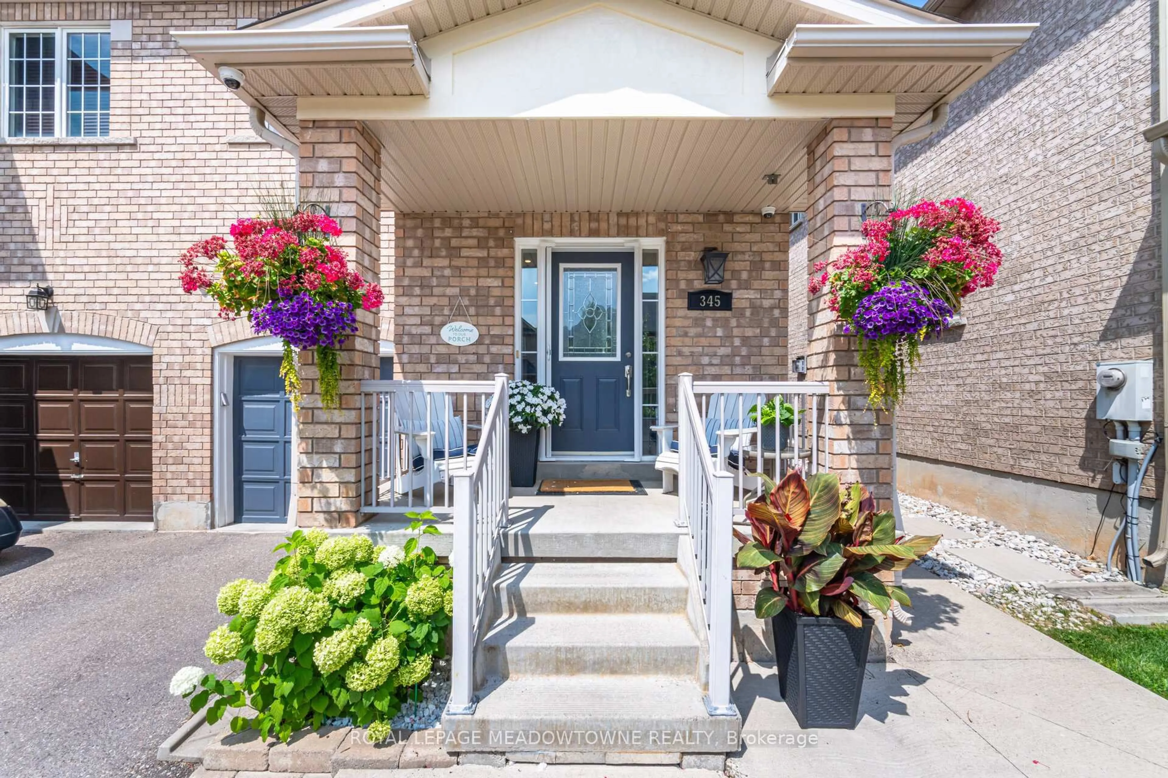 Indoor entryway for 345 Bussel Cres, Milton Ontario L9T 0W5