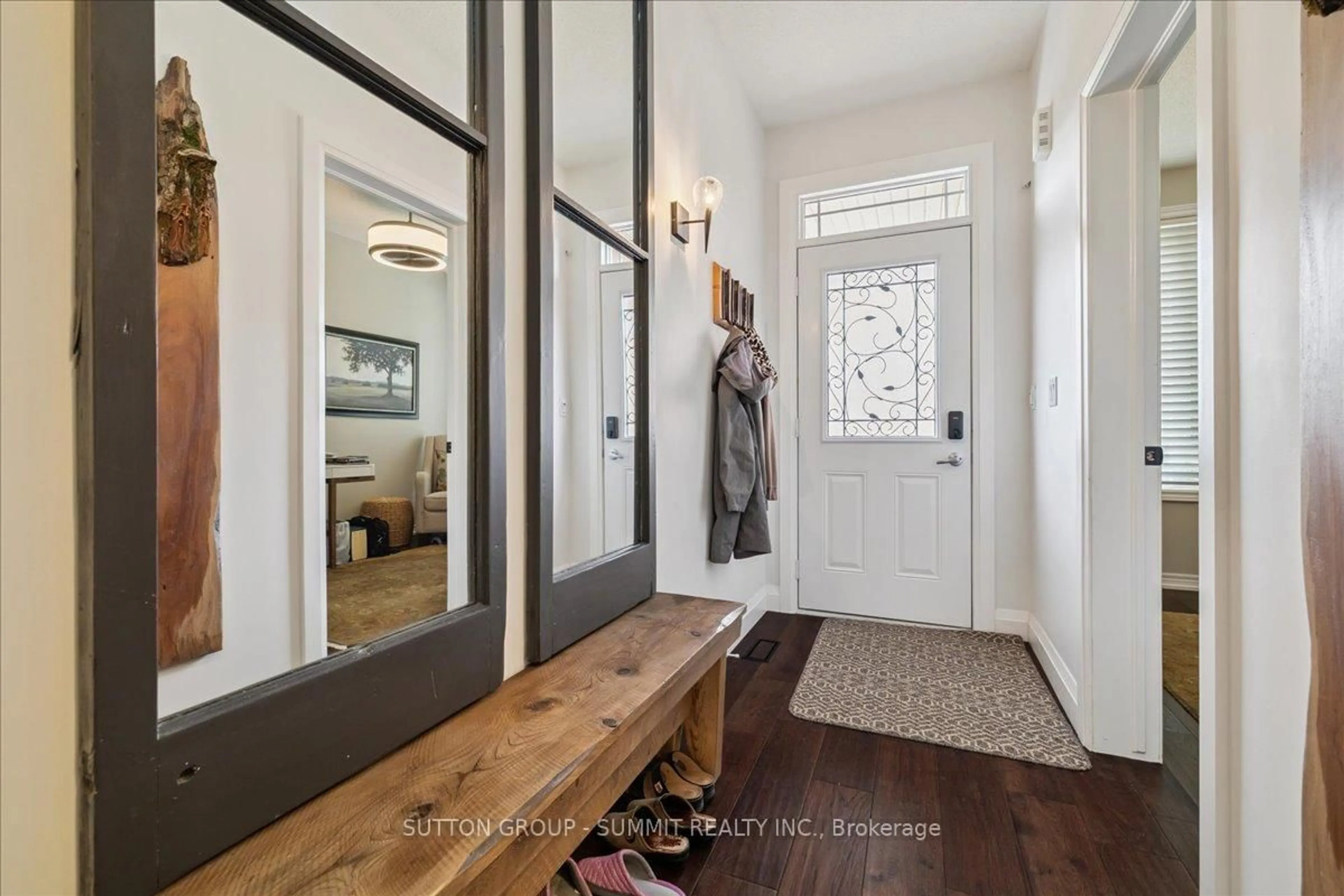Indoor entryway for 2125 Itabashi Way #144, Burlington Ontario L7M 0A1