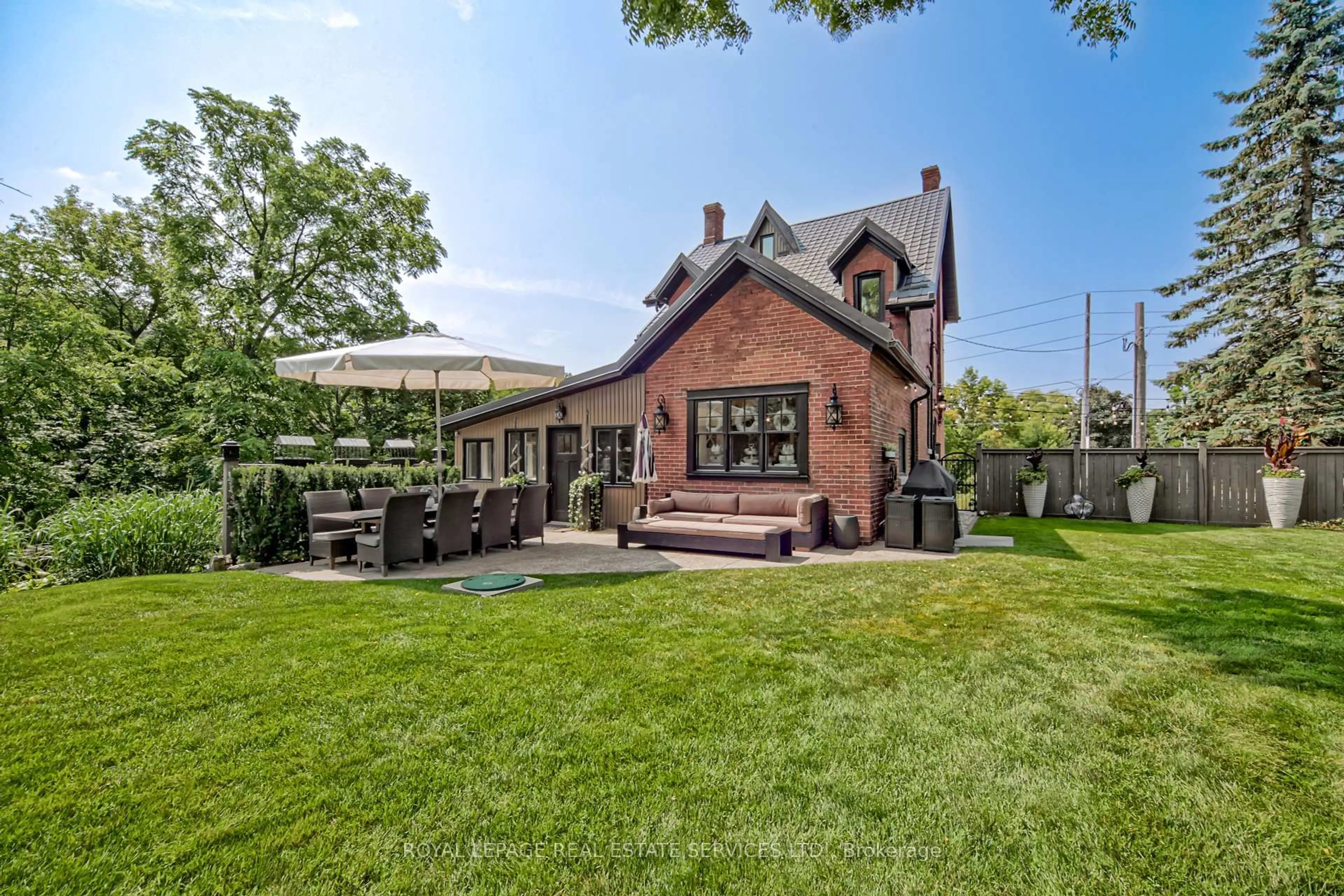 Home with brick exterior material, street for 11 Main St, Milton Ontario L0P 1B0