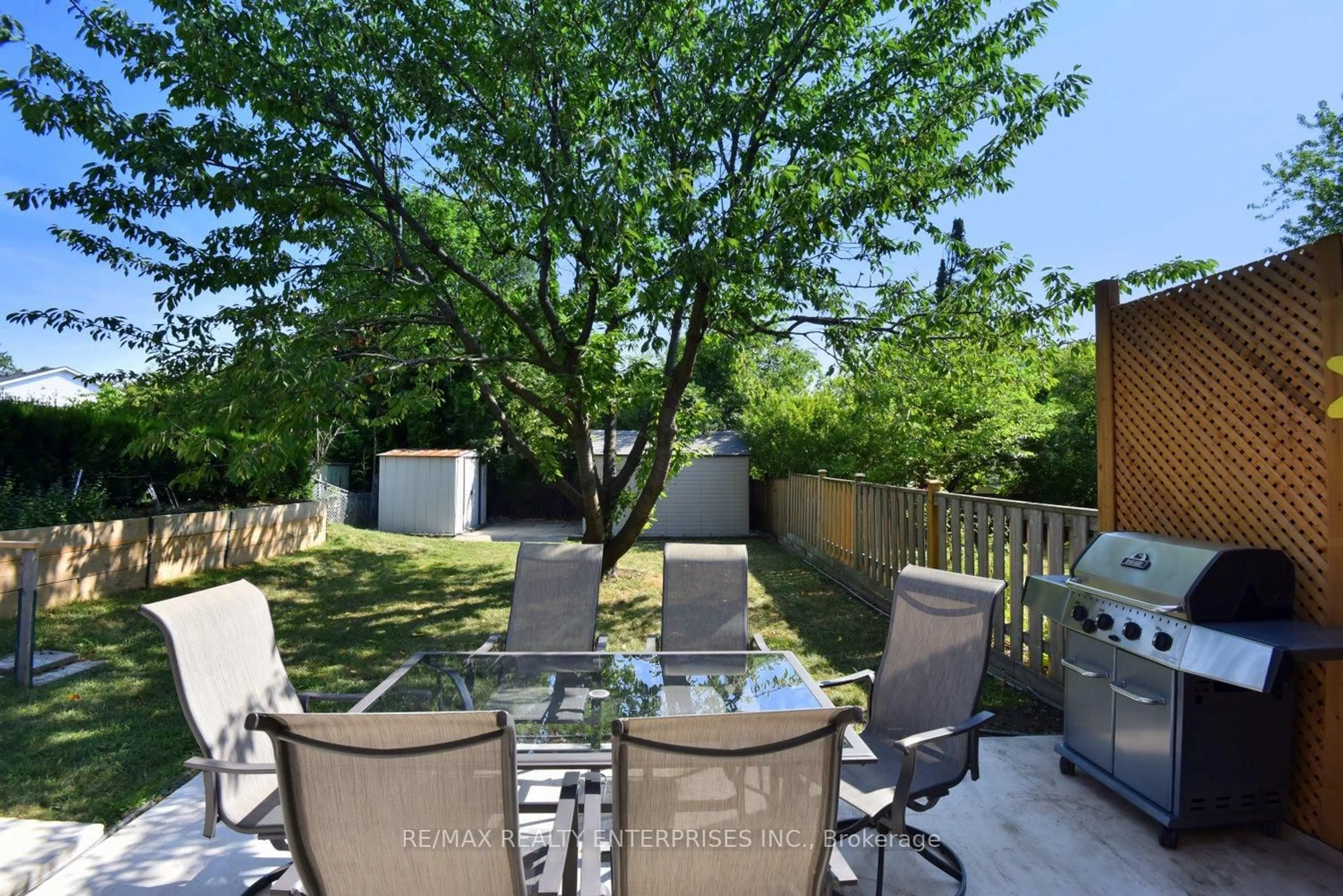 Patio, street for 1365 Seaview Dr, Mississauga Ontario L5J 1X4