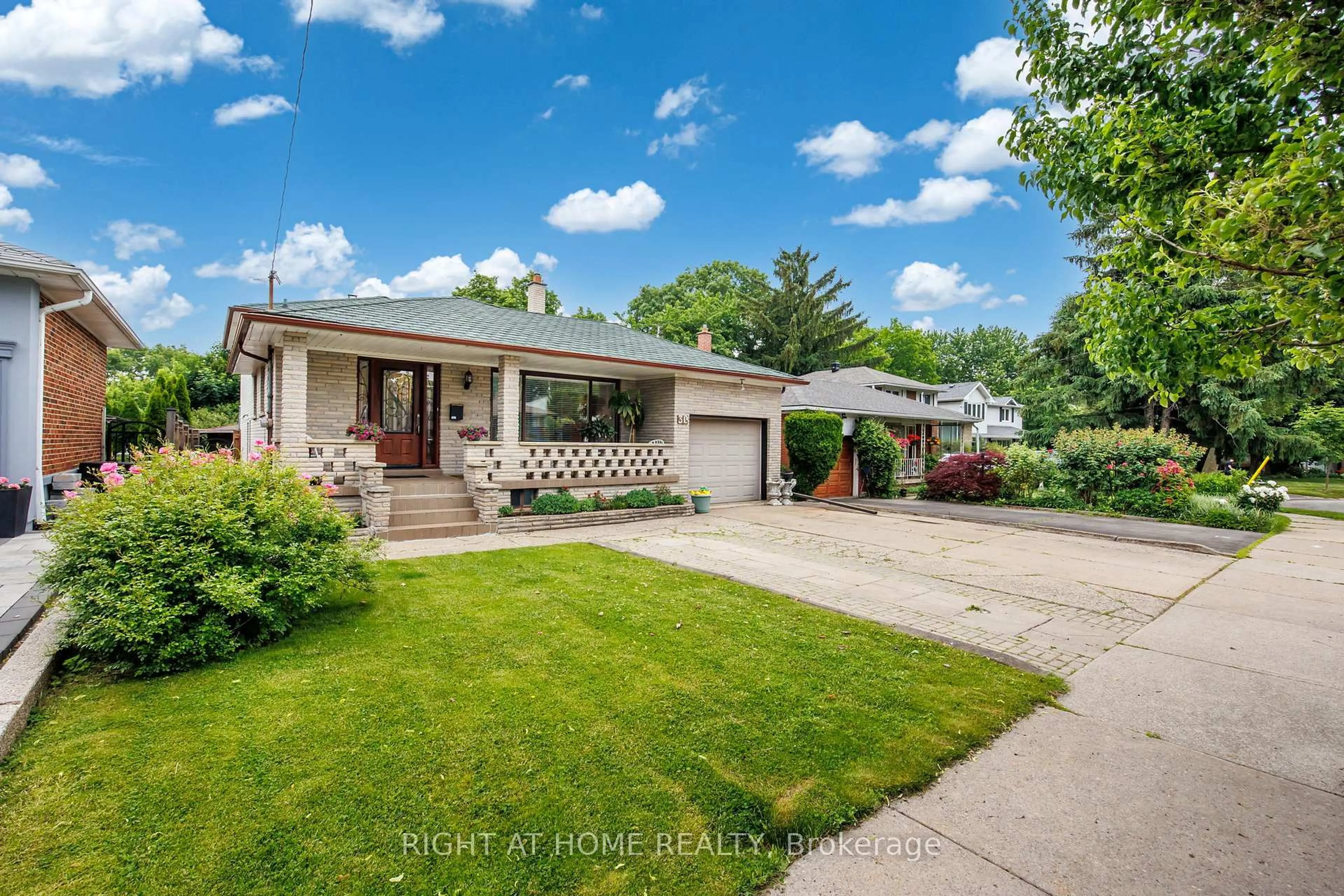 A pic from outside/outdoor area/front of a property/back of a property/a pic from drone, street for 30 Hawthorne Rd, Toronto Ontario M9R 1P3