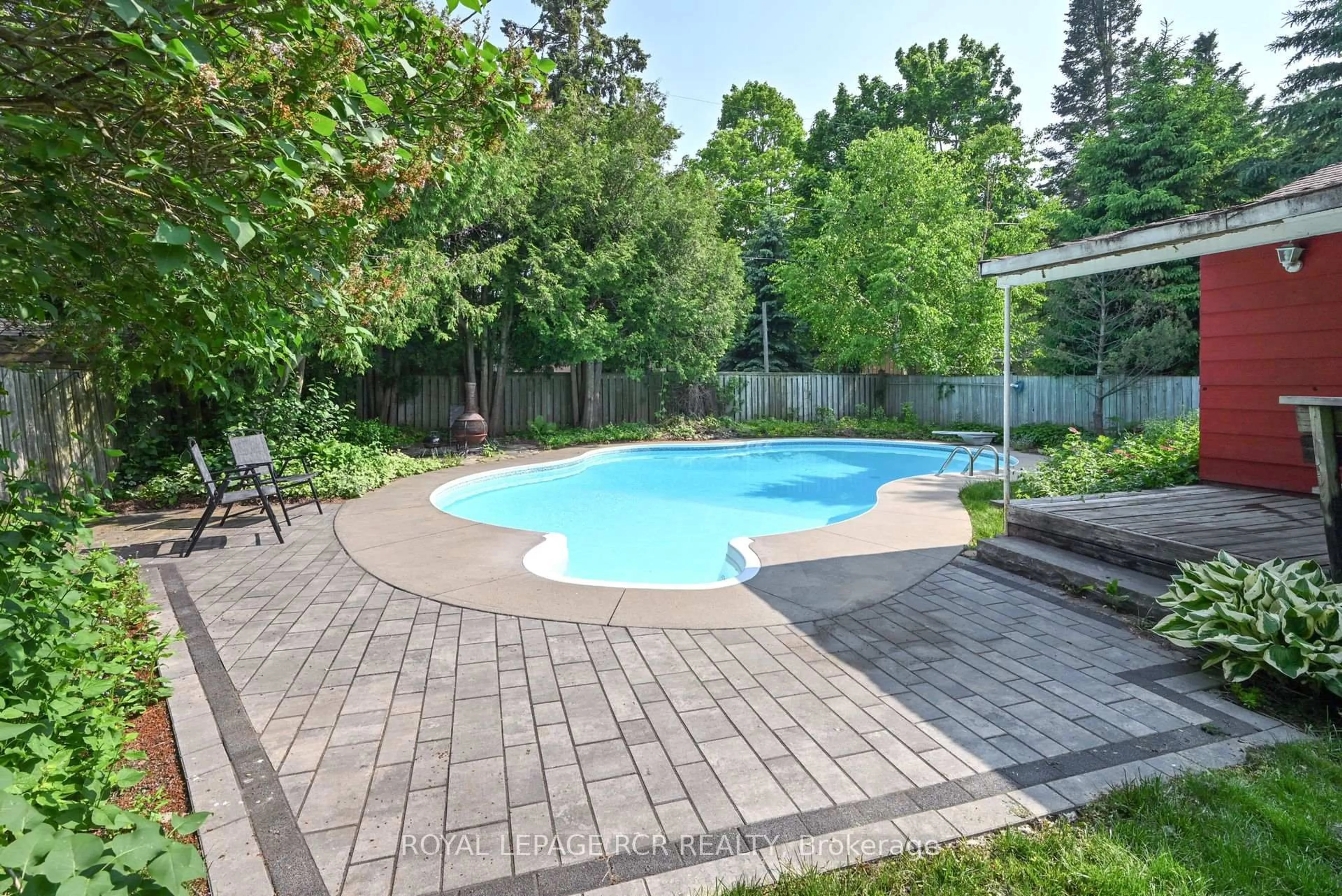 Pool for 218 Elizabeth St, Orangeville Ontario L9W 1C8