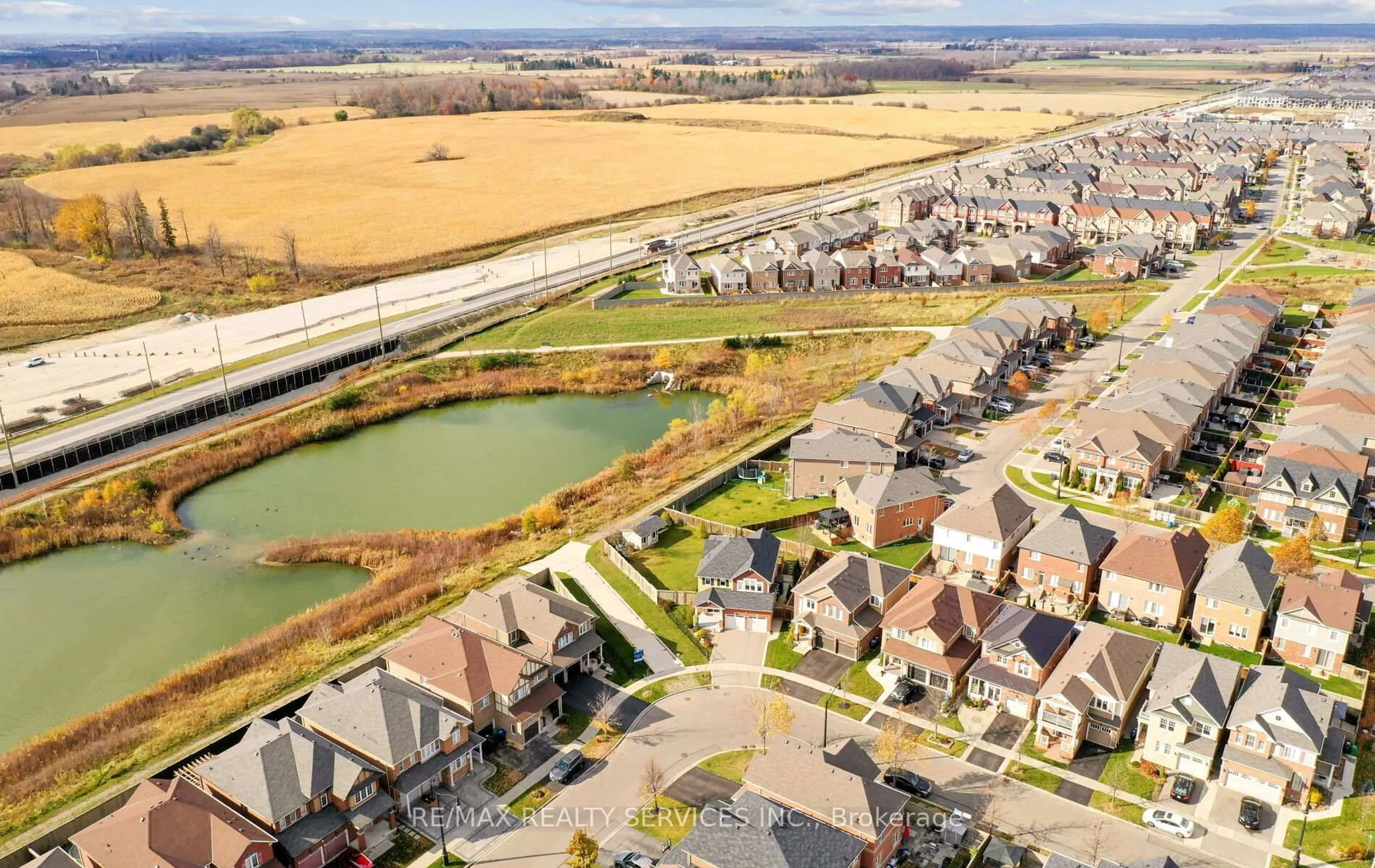 A pic from outside/outdoor area/front of a property/back of a property/a pic from drone, water/lake/river/ocean view for 182 Tysonville Circ, Brampton Ontario L7A 4B2