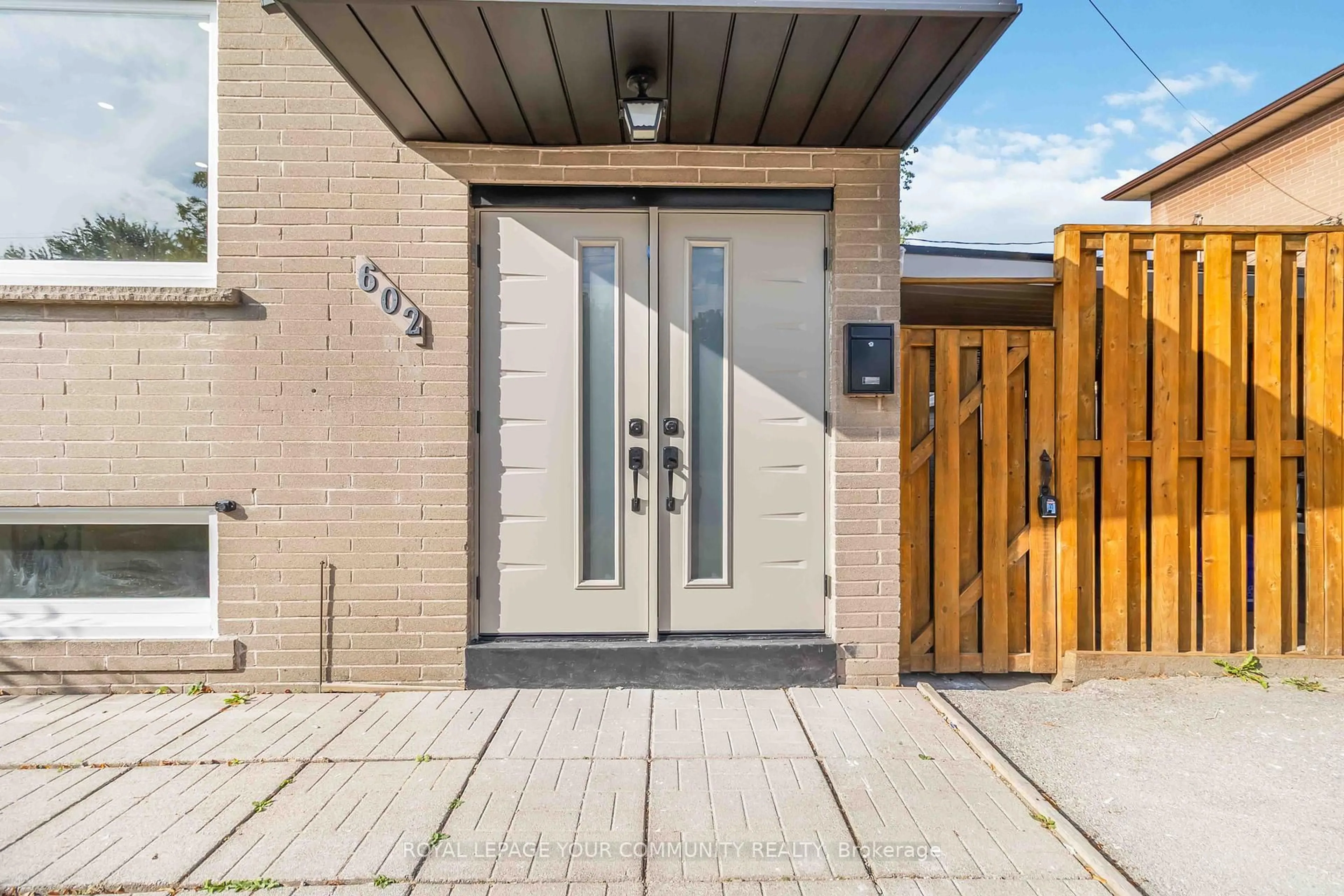 Unknown for 602 Appleby Line, Burlington Ontario L7L 2Y3