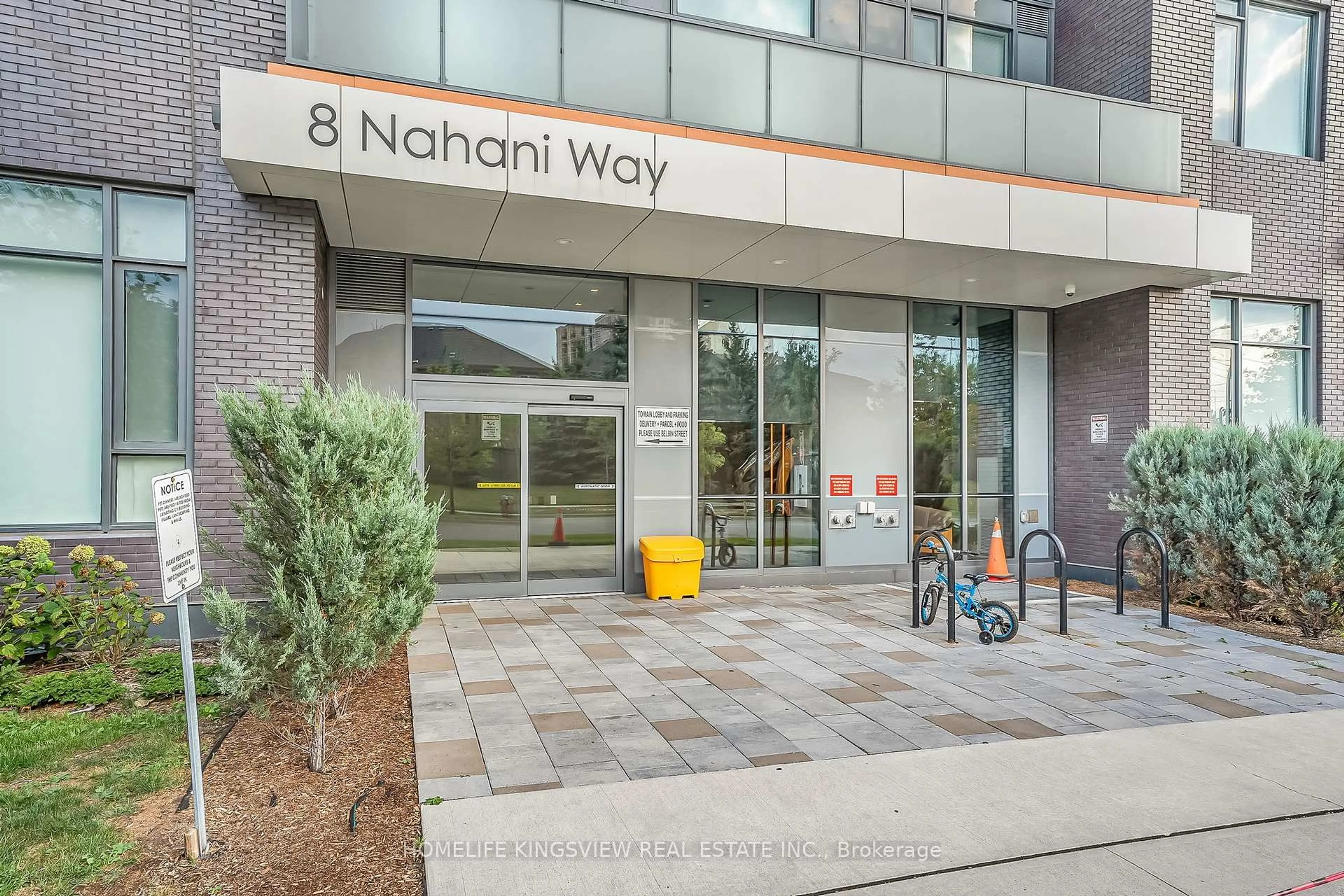 Indoor entryway for 8 Nahani Way #2008, Mississauga Ontario L4Z 0C6