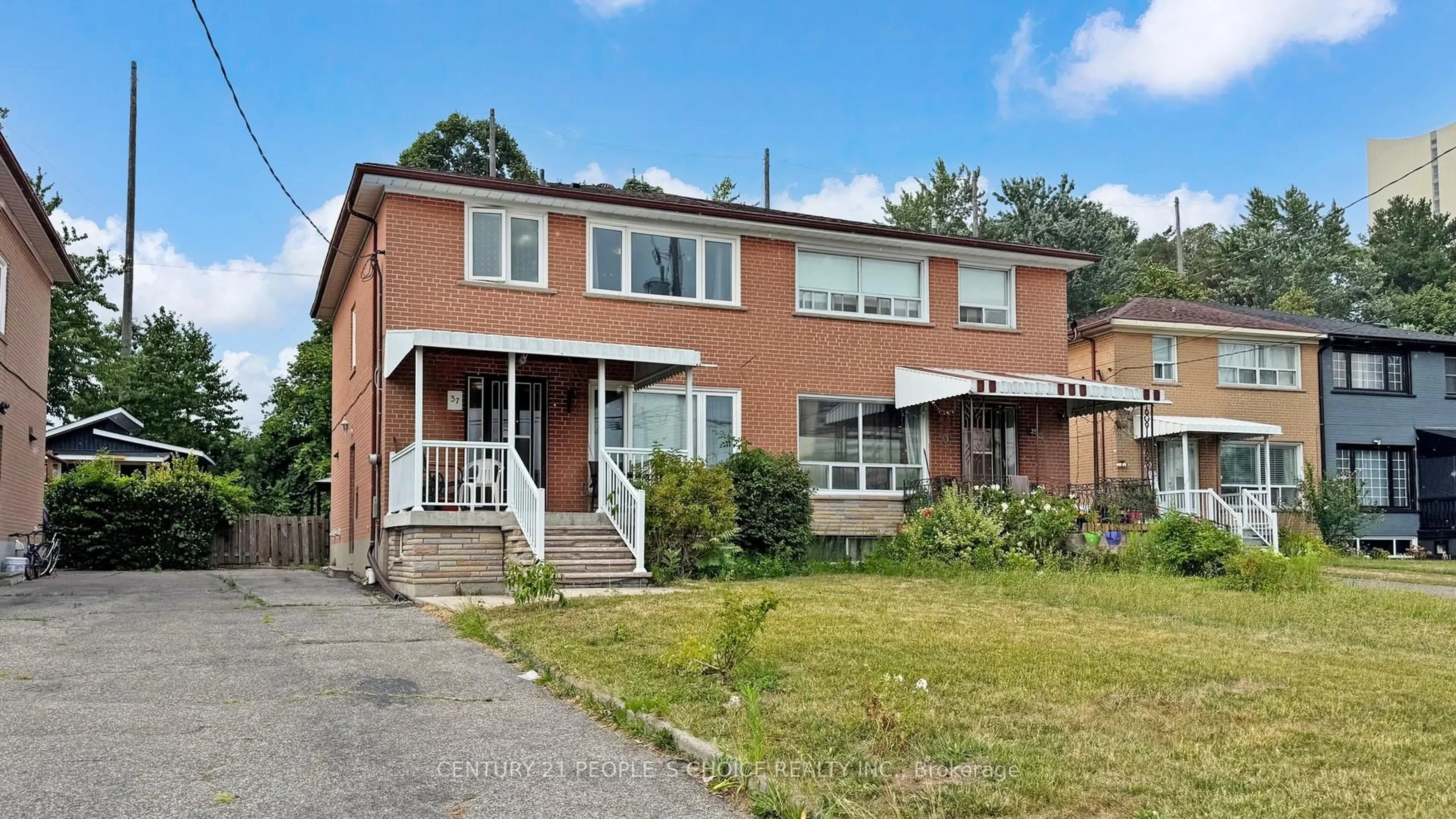 Home with brick exterior material, street for 37 Foxrun Ave, Toronto Ontario M3L 1L9