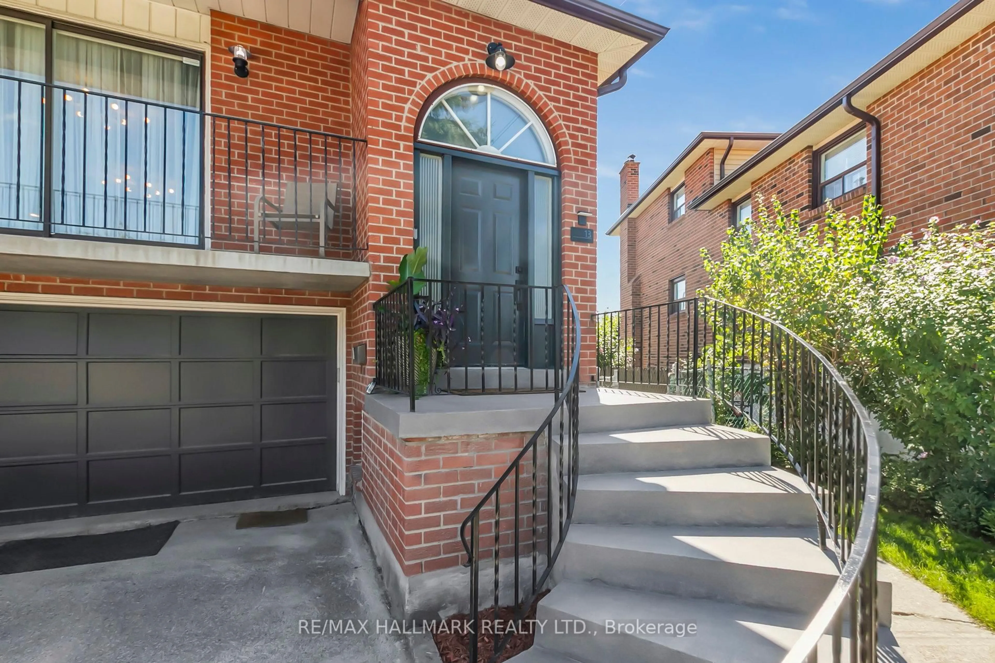 Home with brick exterior material, street for 13 Fonthill Pl, Toronto Ontario M3J 3G6