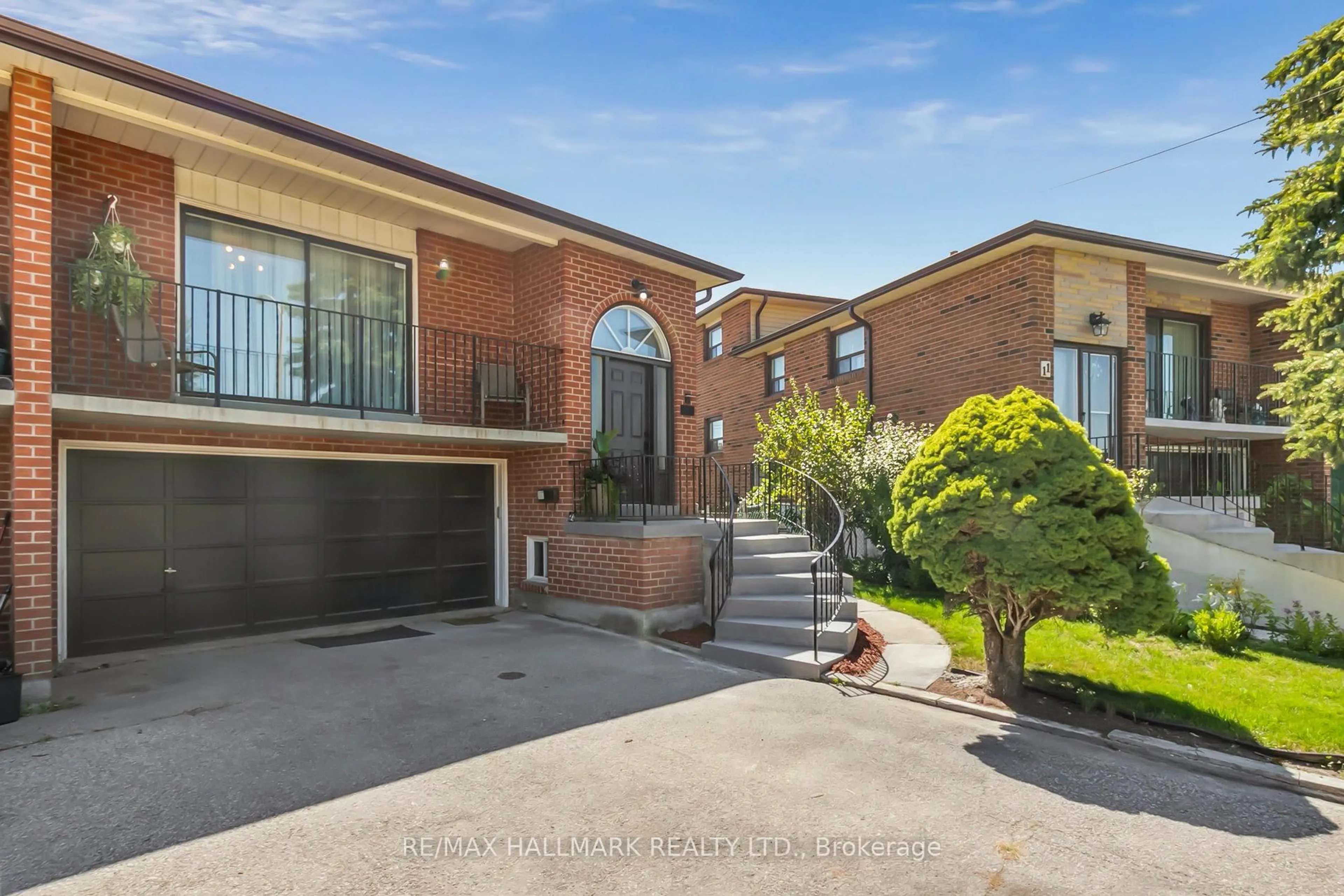 Home with brick exterior material, street for 13 Fonthill Pl, Toronto Ontario M3J 3G6