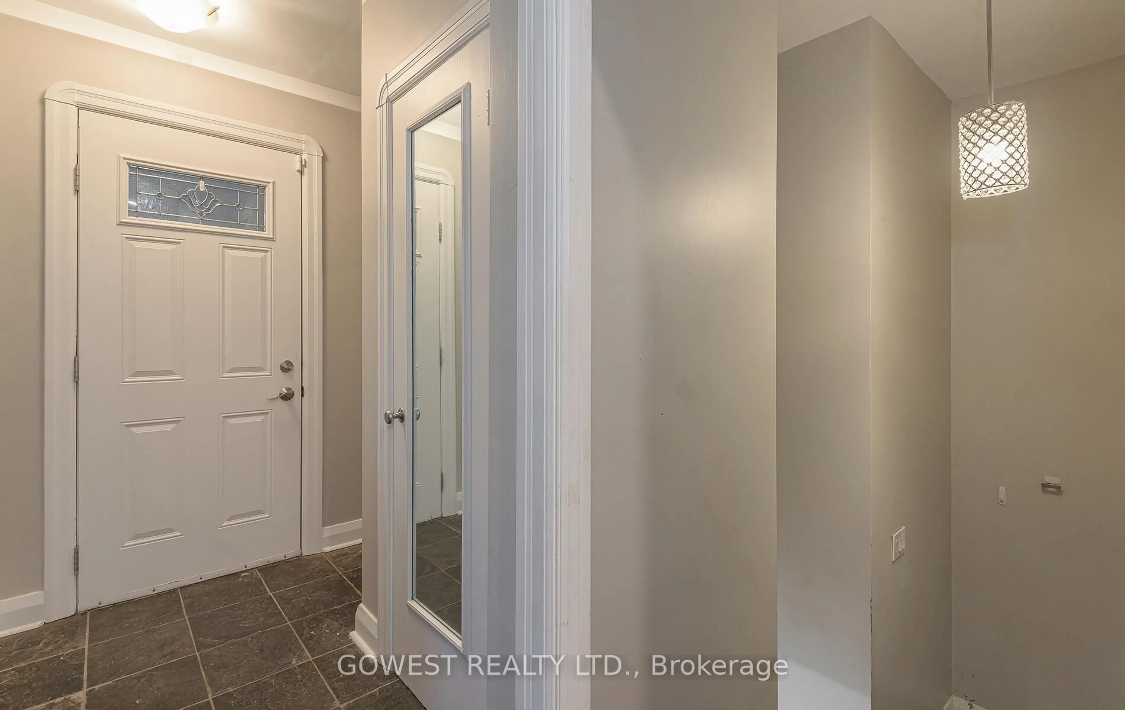 Indoor entryway for 66 Twelfth St, Toronto Ontario M8V 3H1
