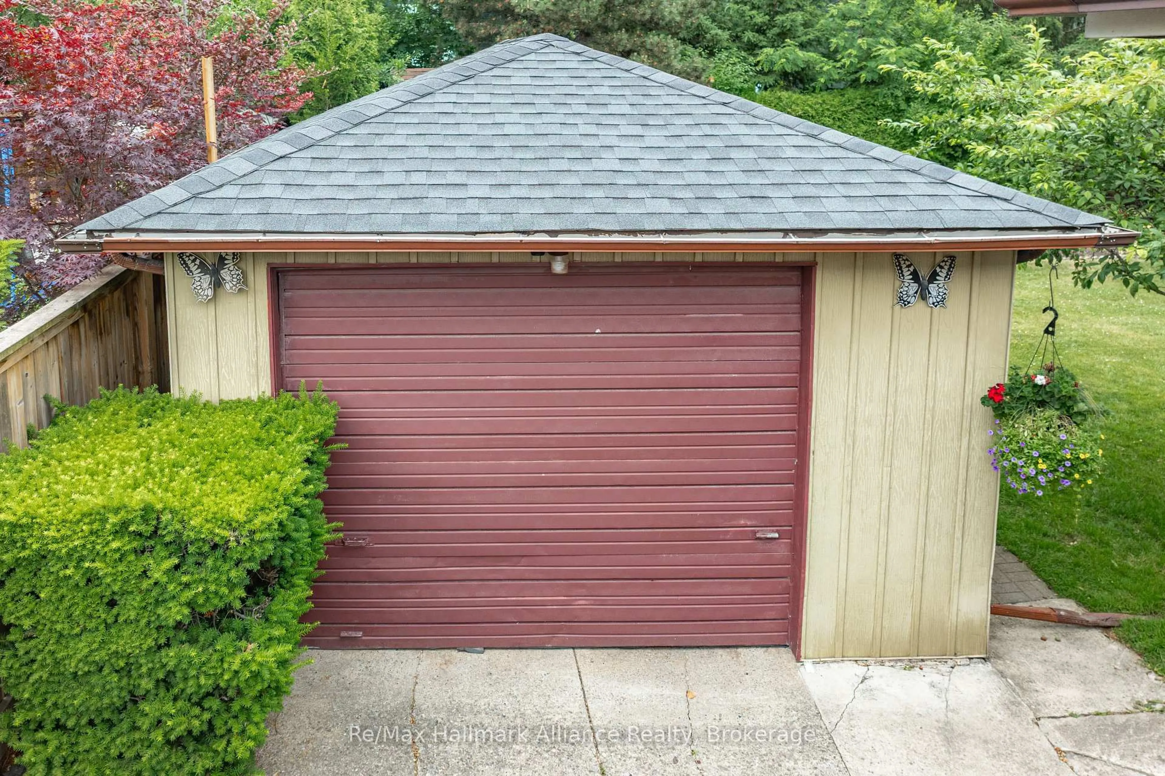 Unknown for 543 Pinegrove Rd, Oakville Ontario L6K 2C2