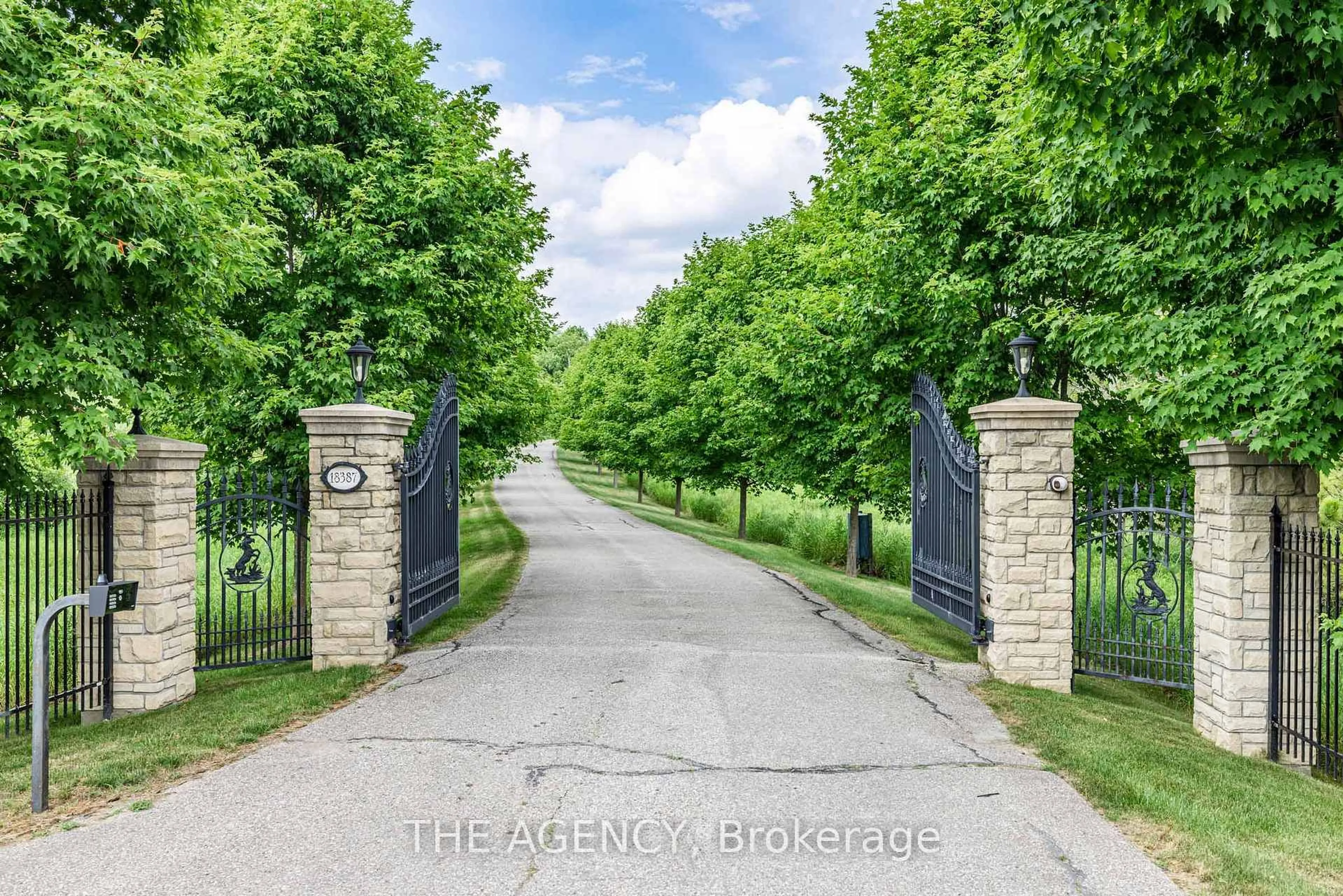 Unknown for 18387 The Gore Rd, Caledon Ontario L7E 0X8