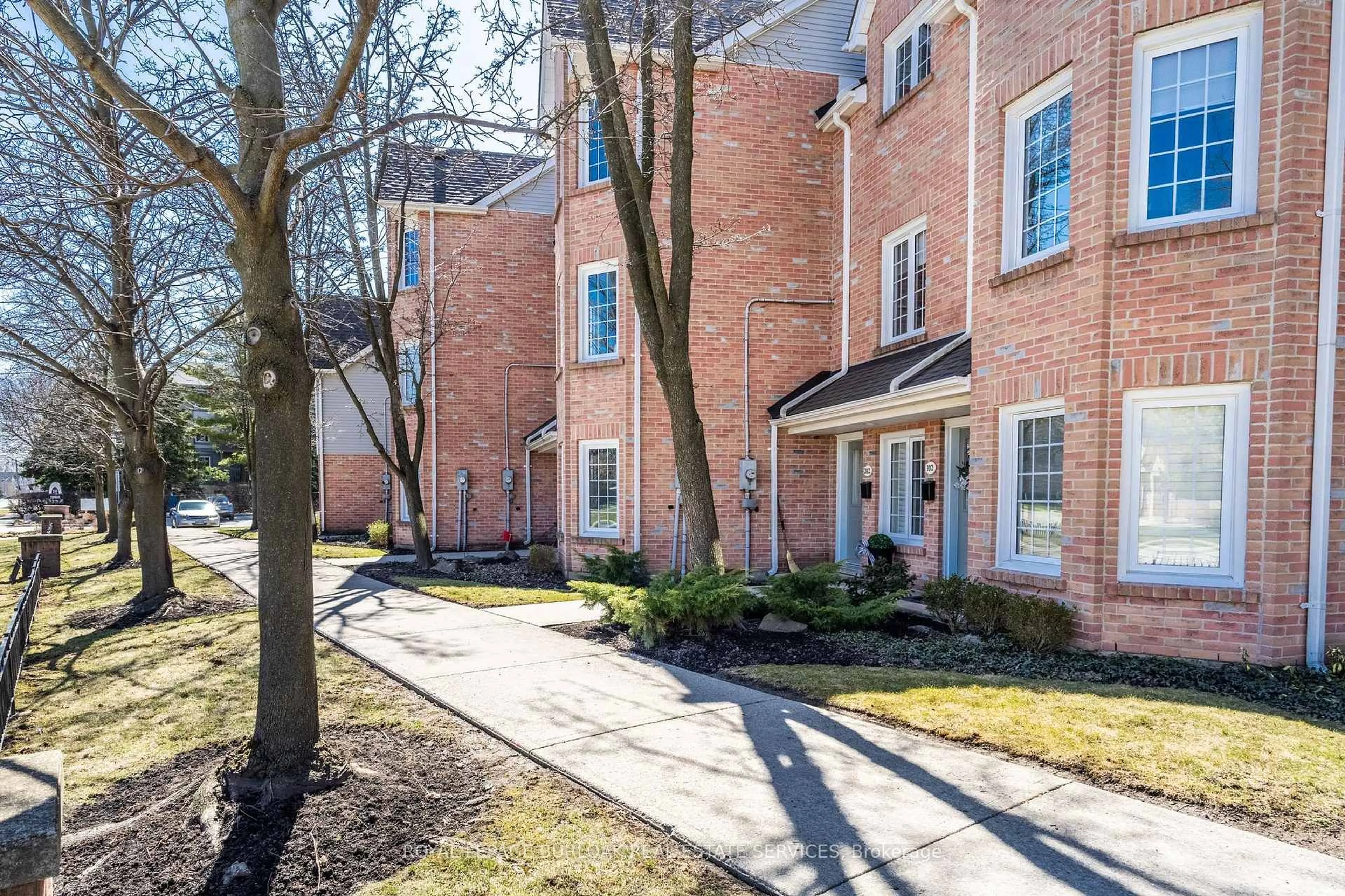 Home with brick exterior material, street for 2110 Cleaver Ave #102, Burlington Ontario L7M 3Z3