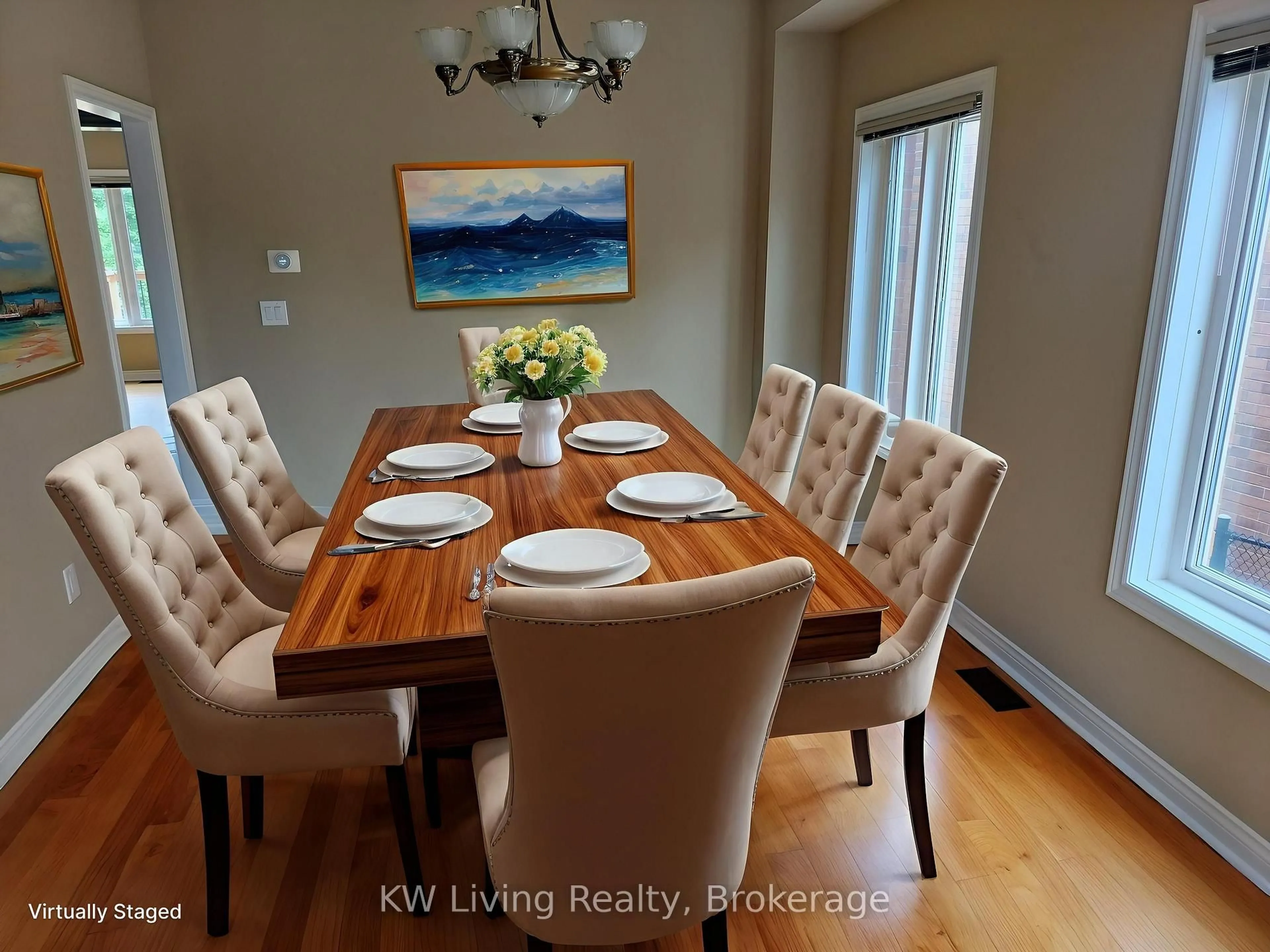 Dining room, wood/laminate floor for 858 Silverthorn Mill Ave, Mississauga Ontario L5W 1B1