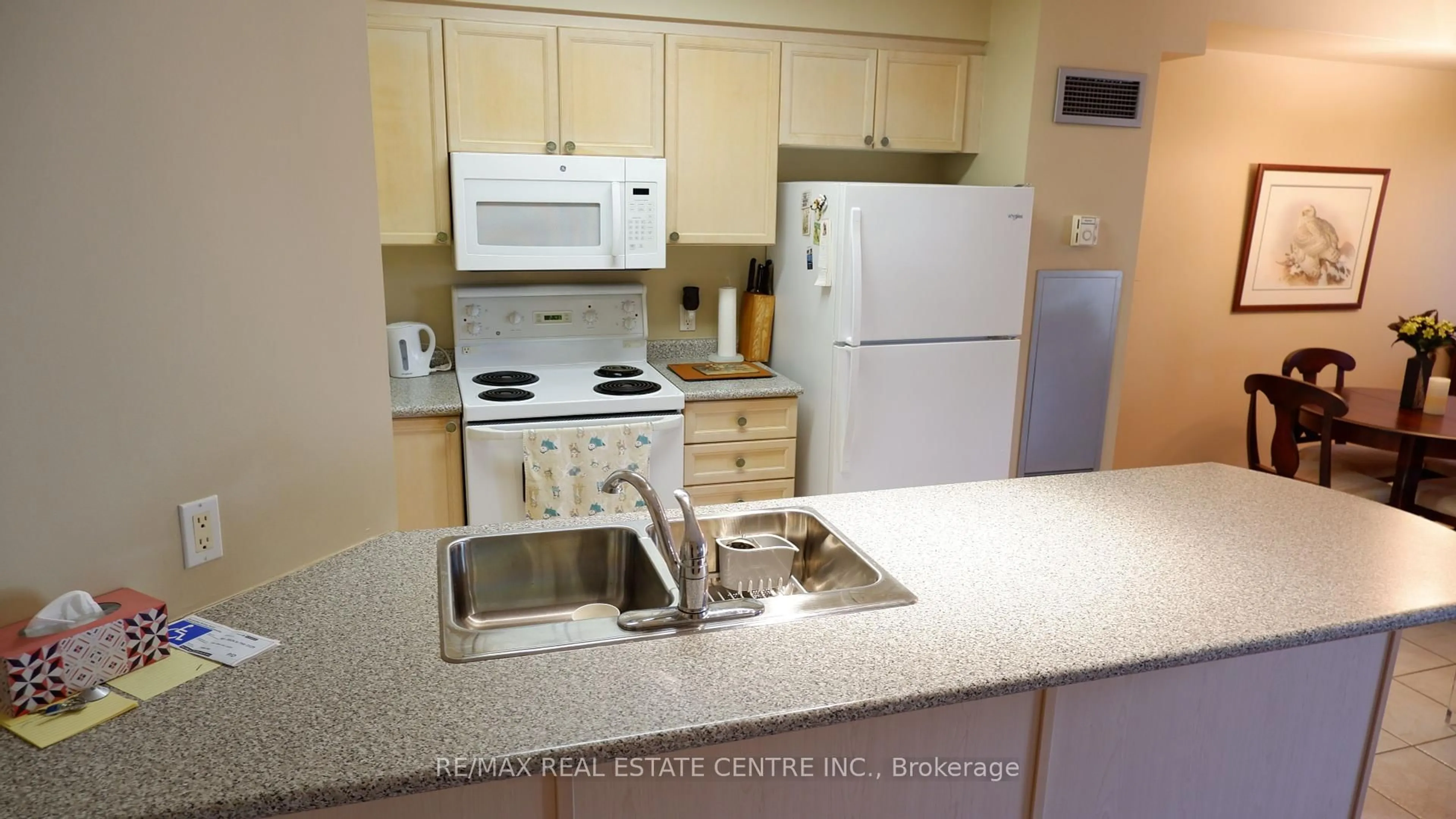 Standard kitchen, unknown for 24 Chapel St #105, Halton Hills Ontario L7G 6A7