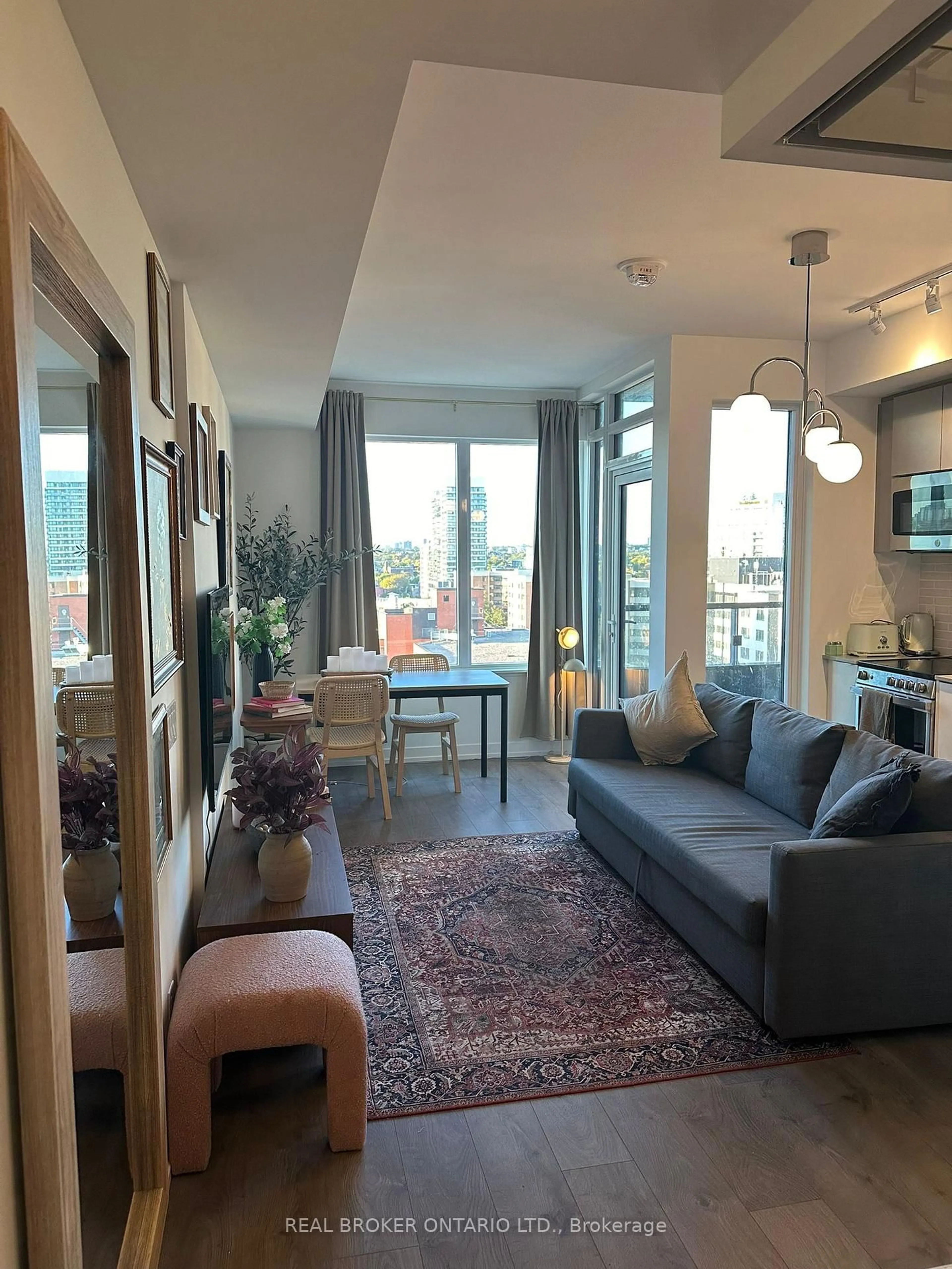 Living room with furniture, unknown for 270 Dufferin St #820, Toronto Ontario M6K 0H8