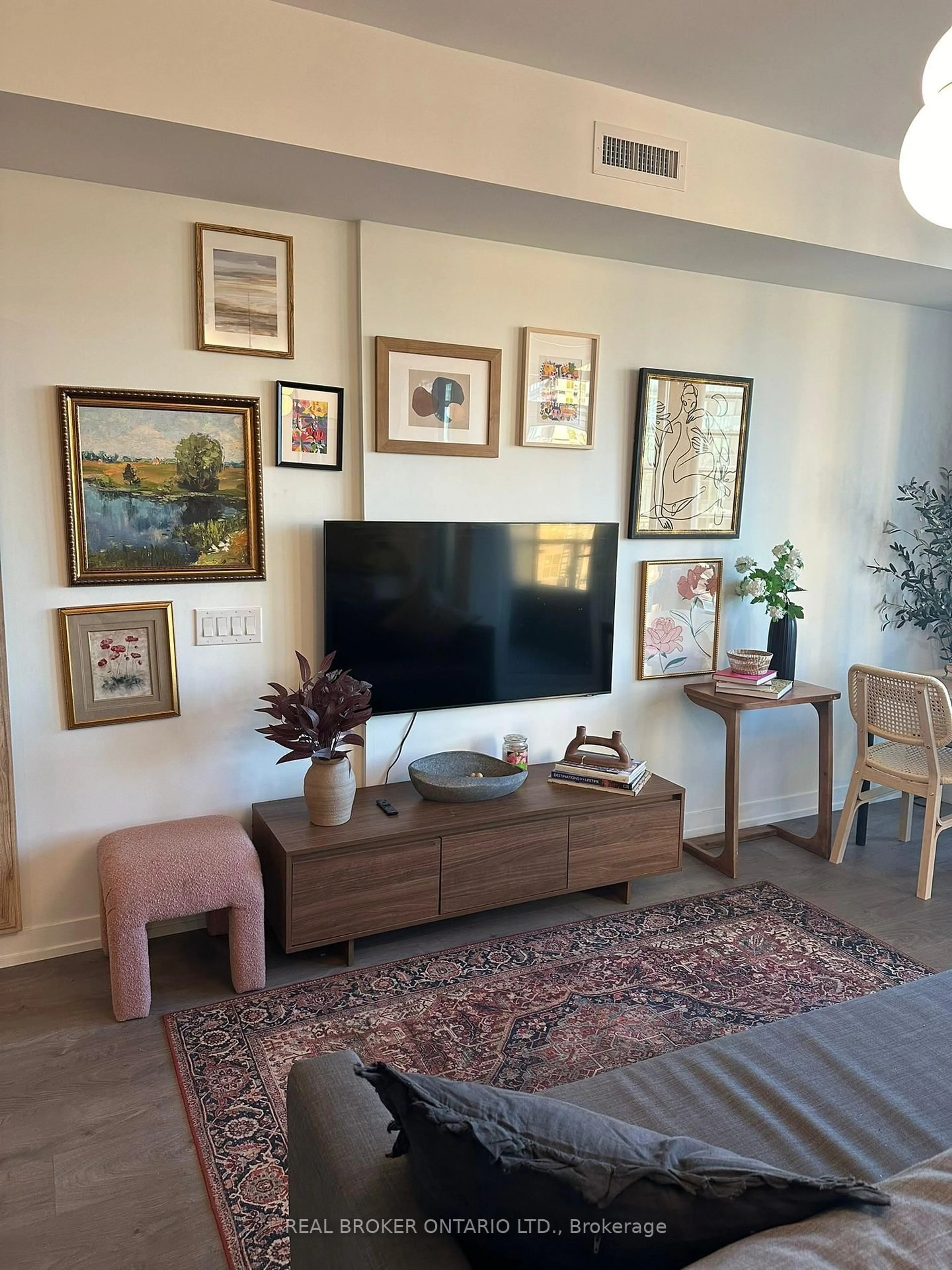Living room with furniture, unknown for 270 Dufferin St #820, Toronto Ontario M6K 0H8