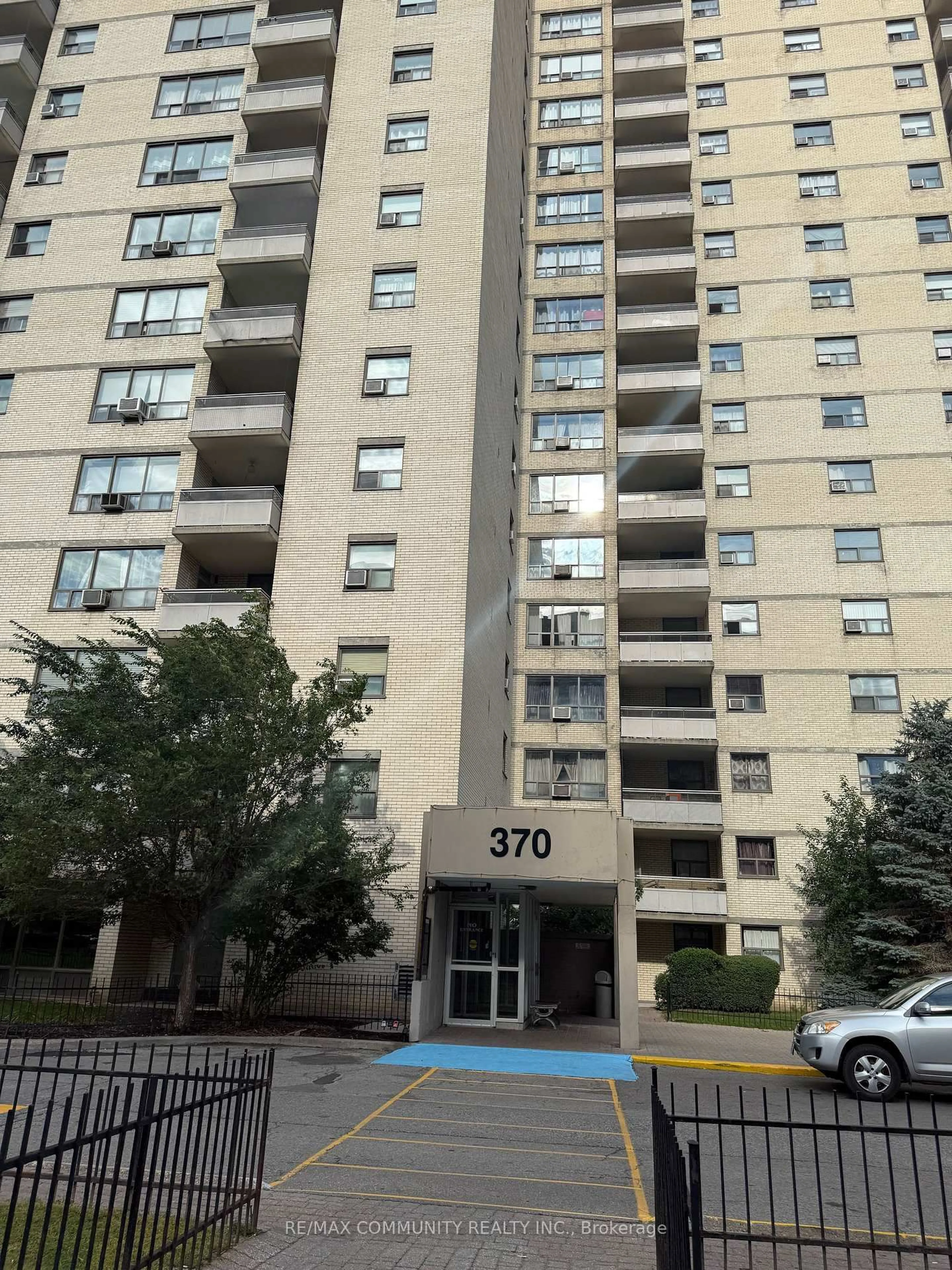 Unknown for 370 Dixon Rd #1604, Toronto Ontario M9R 1T2