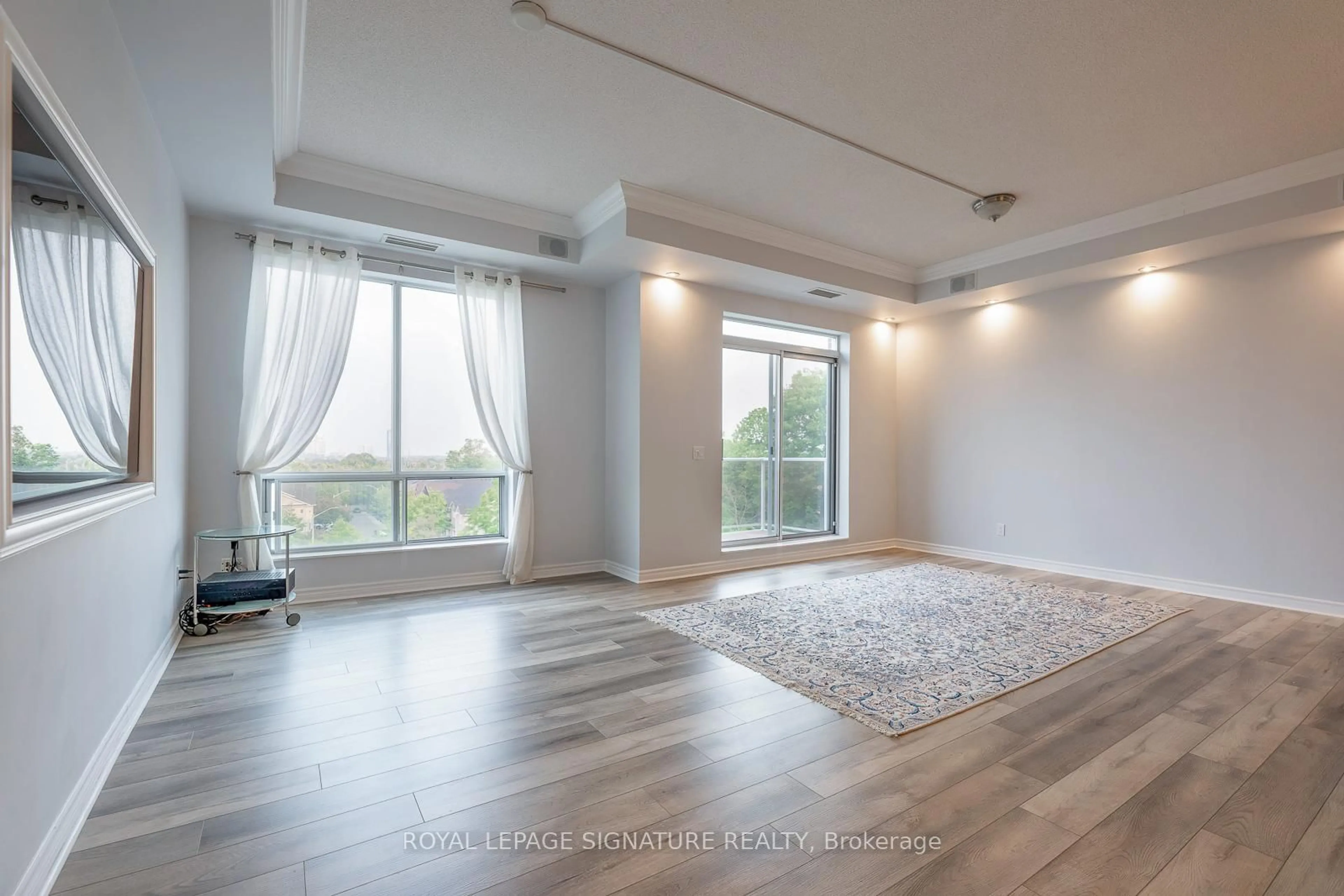 A pic of a room for 483 Faith Dr #PH6, Mississauga Ontario L5R 0A1