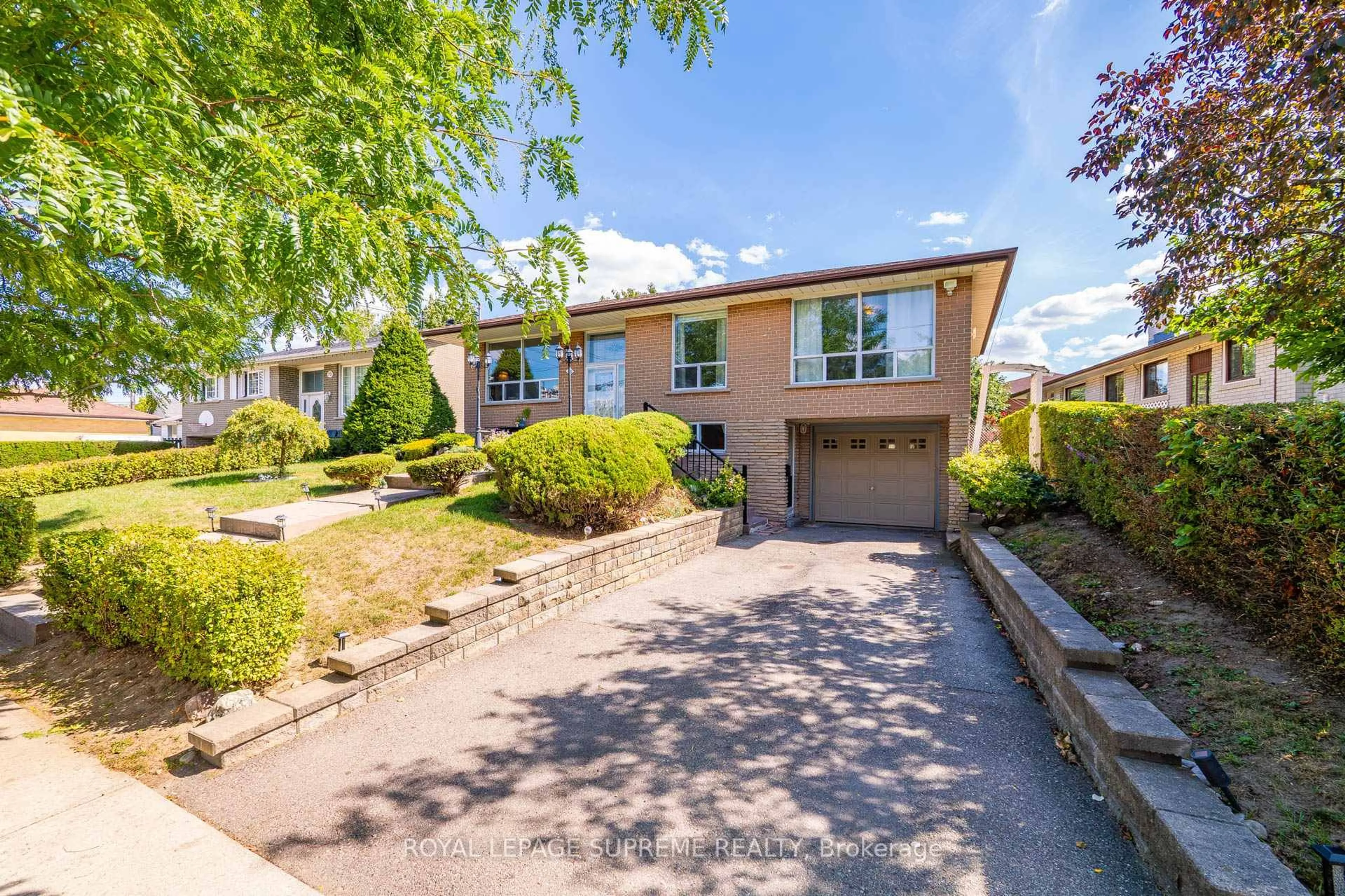 A pic from outside/outdoor area/front of a property/back of a property/a pic from drone, street for 75 Windhill Cres, Toronto Ontario M9M 1Y2