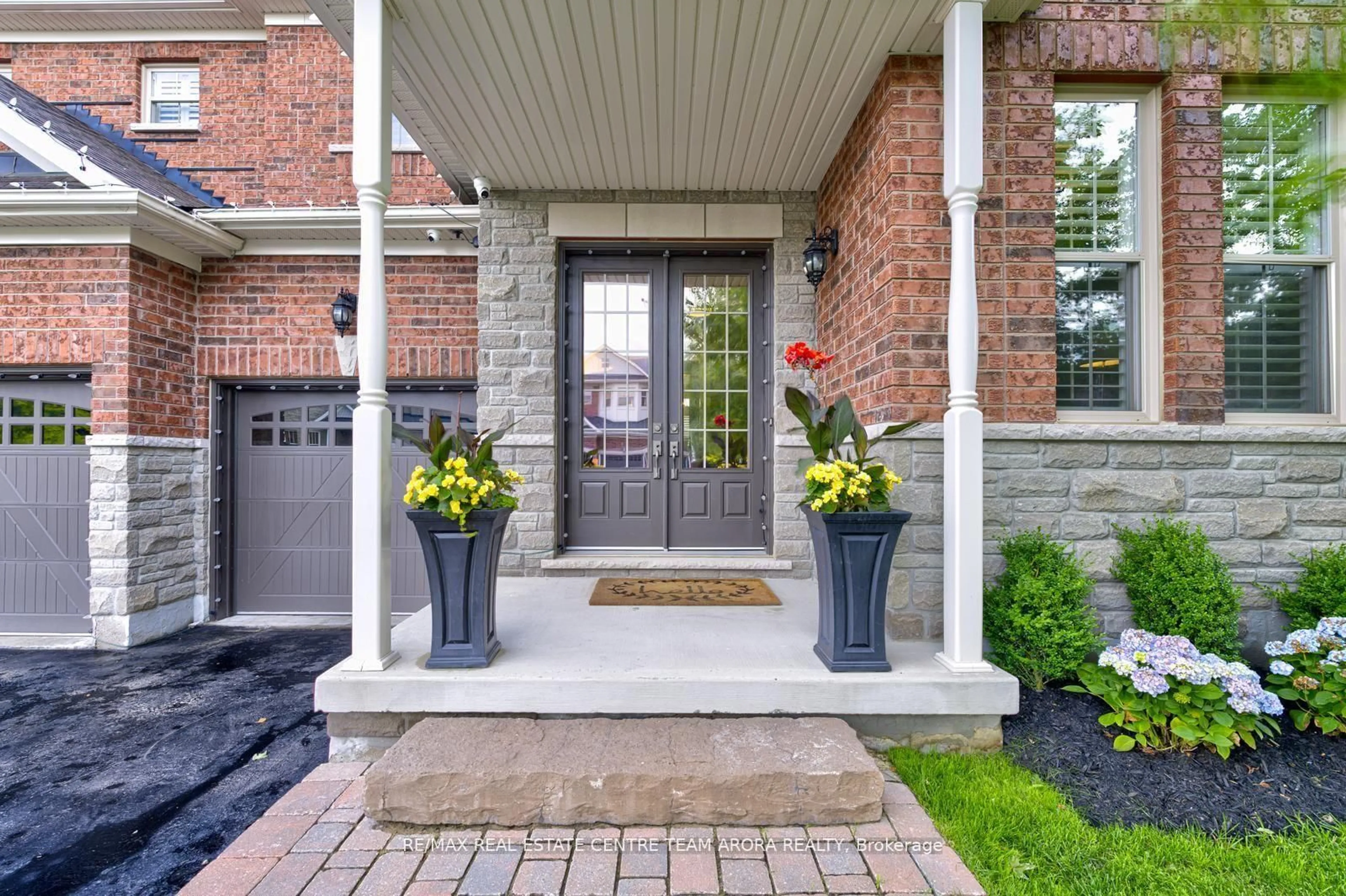 Unknown for 7 Oceans Pond Crt, Caledon Ontario L7C 3R8