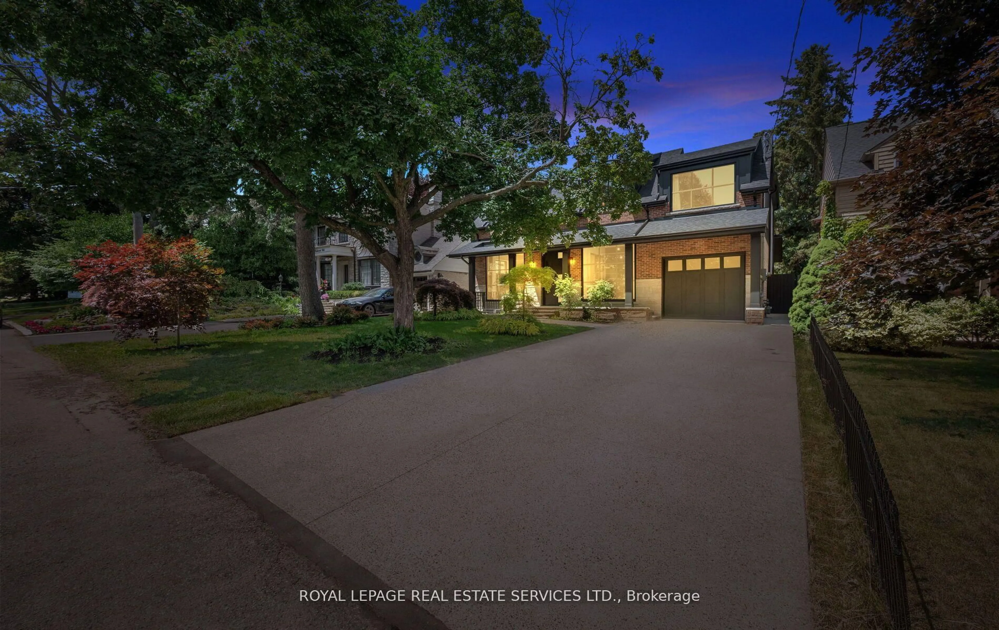 A pic from outside/outdoor area/front of a property/back of a property/a pic from drone, street for 10 Colwood Rd, Toronto Ontario M9A 4E3