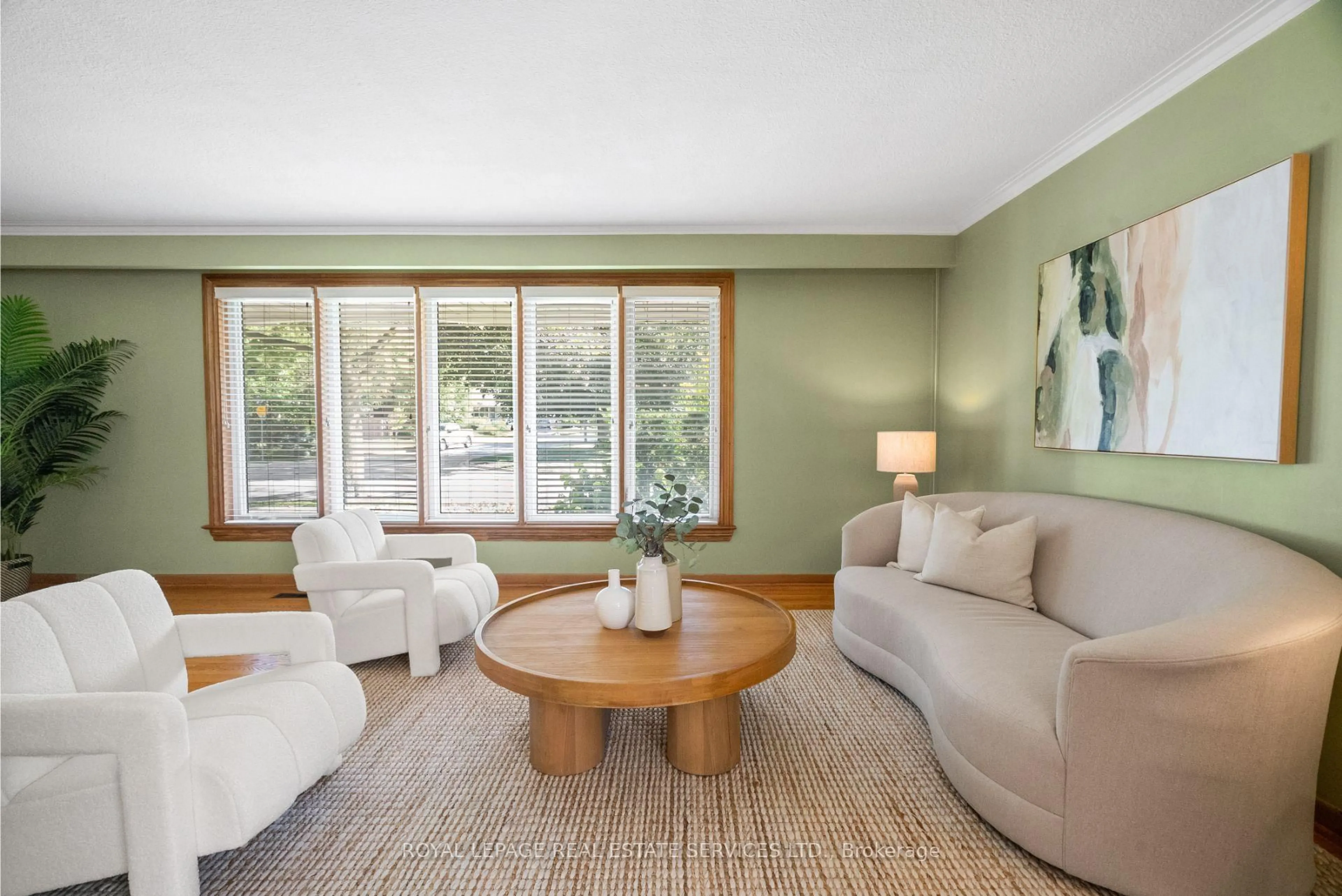 Living room with furniture, unknown for 6 Longfield Rd, Toronto Ontario M9B 3E7